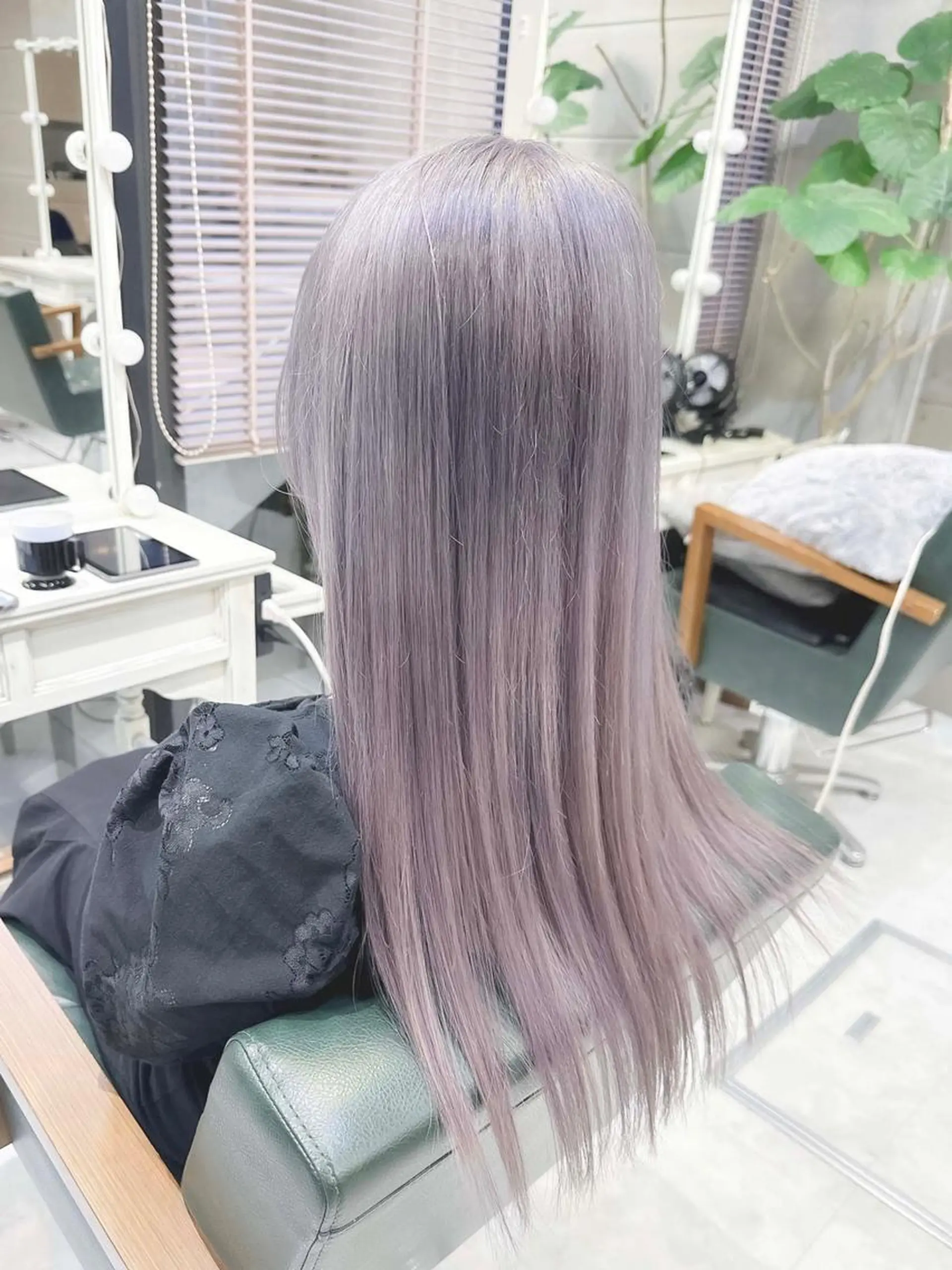 ヘアアレンジ ロング カラー ハイトーンカラー 𝐑𝐈𝐍𝐊𝐀 🌷のヘアスタイル