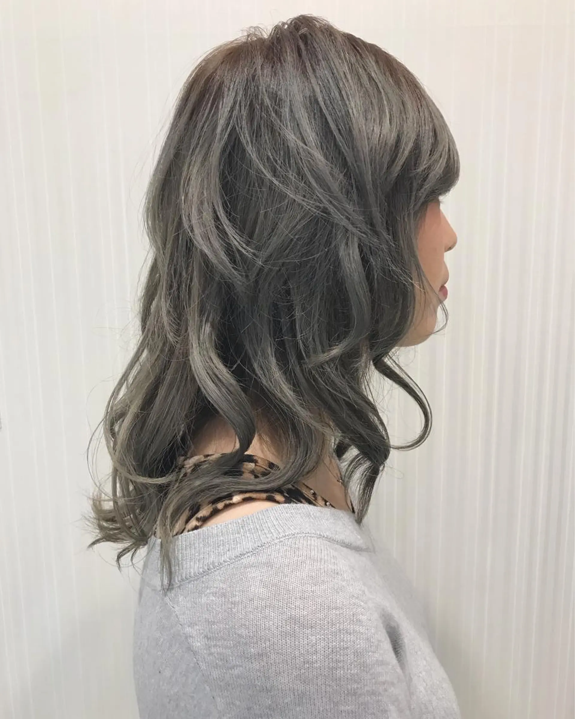 ロング カラー アッシュ 中川 拓弥のヘアスタイル