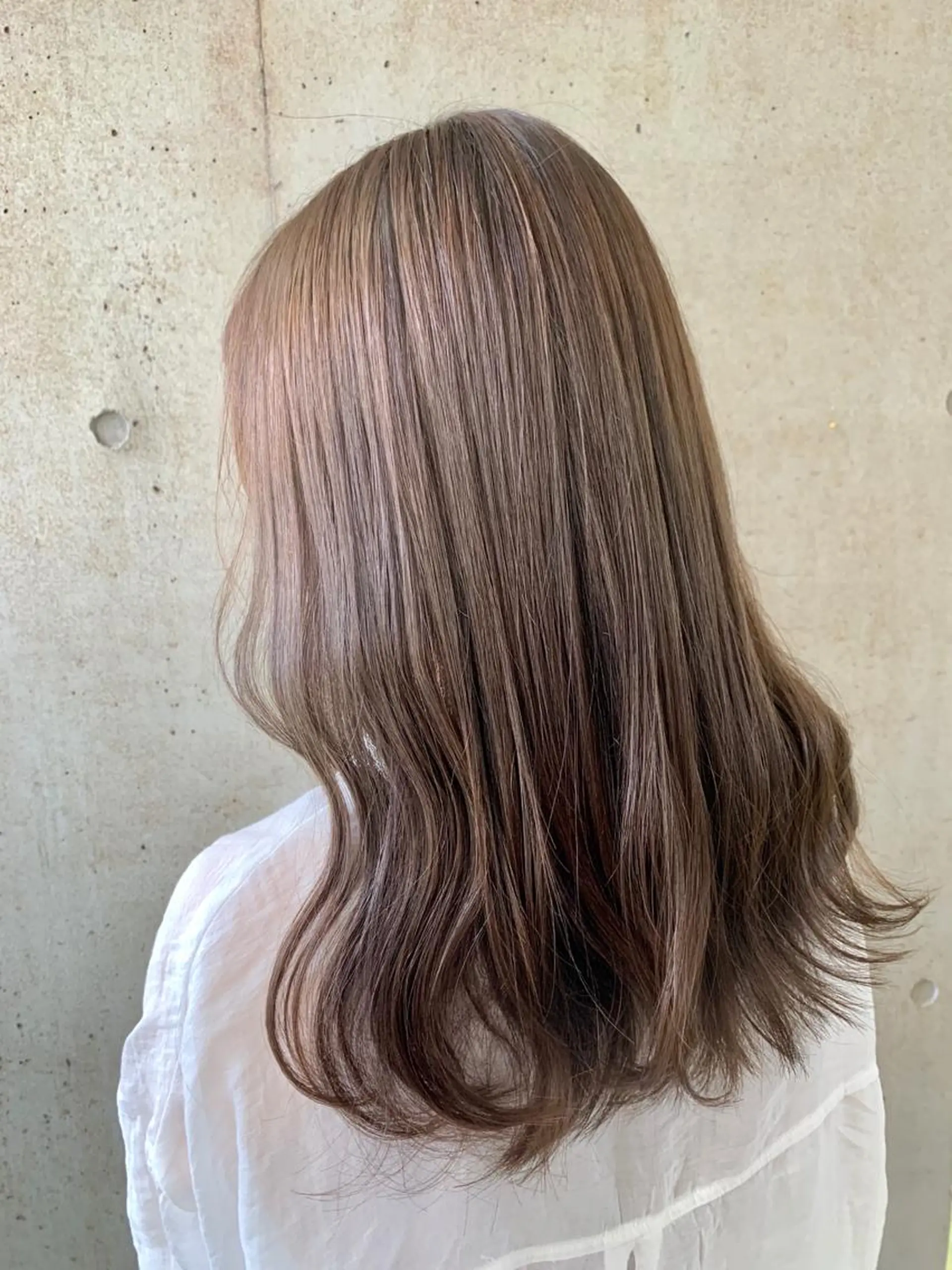 ロング 鳥越 彩乃のヘアスタイル