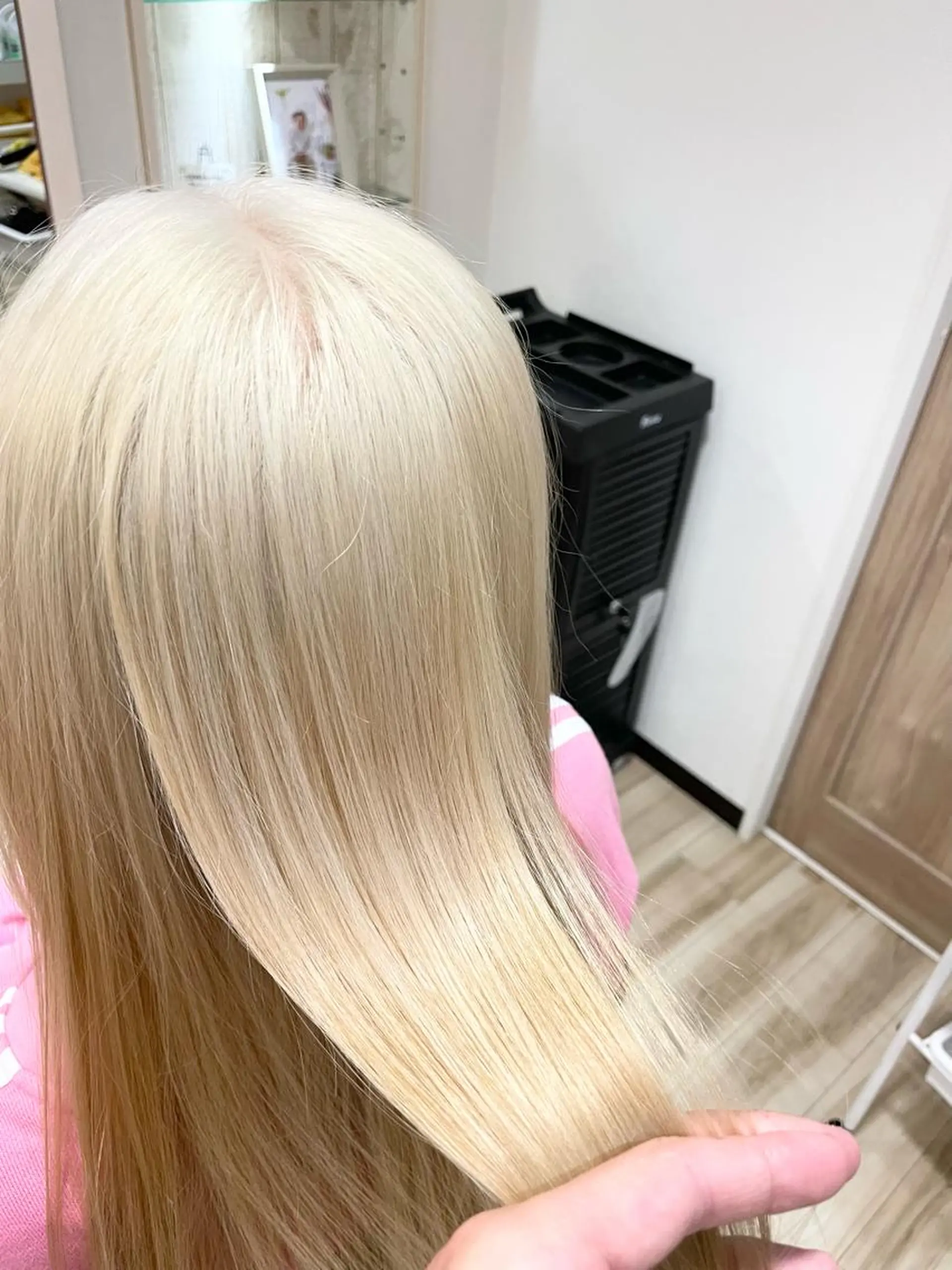 セミロング カラー 🌈派手髪ハイトーン 🌈鈴木亮太🌈のヘアスタイル