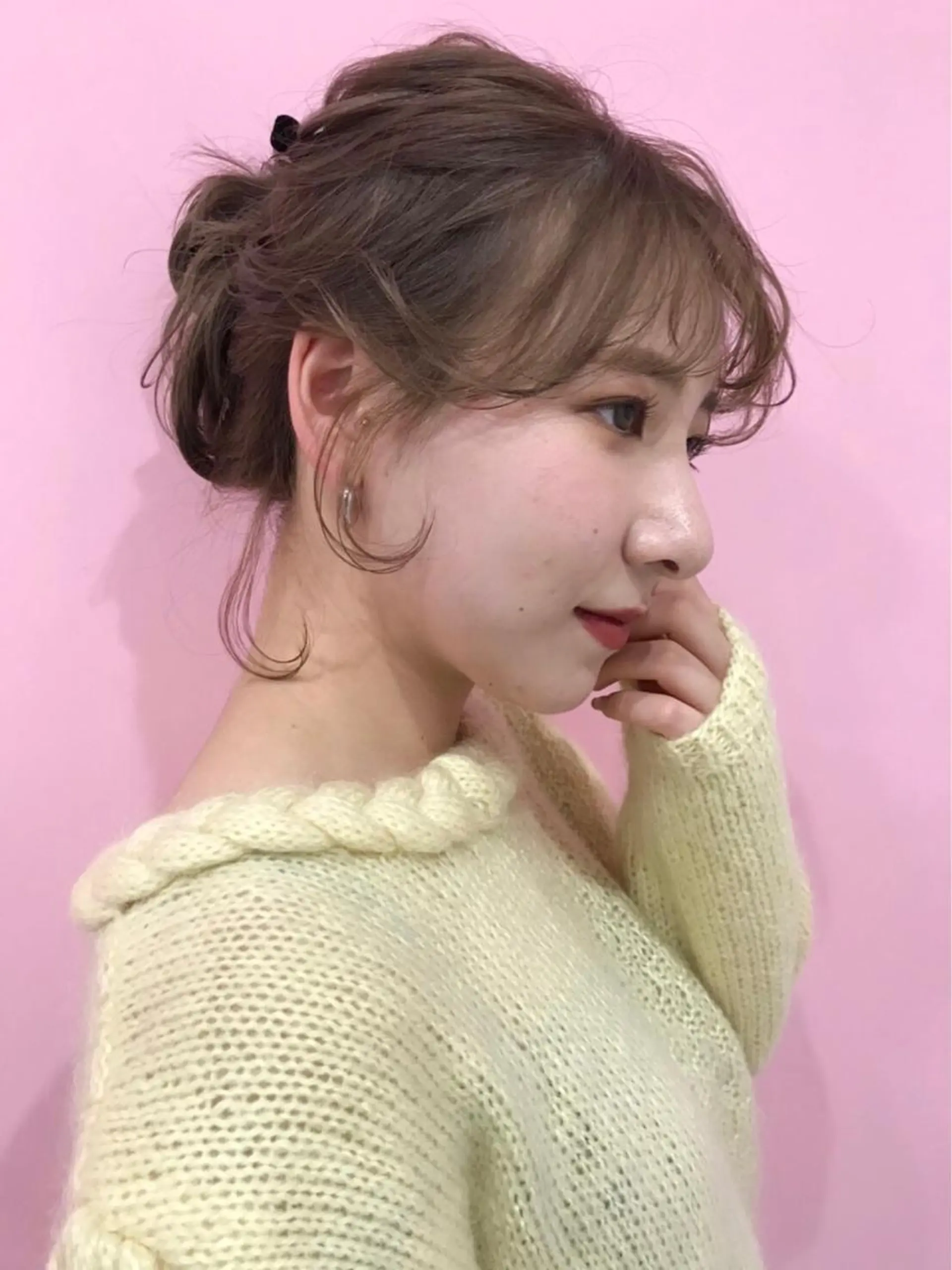 ミディアム カラー お団子ヘア 岩田 萌那のヘアスタイル