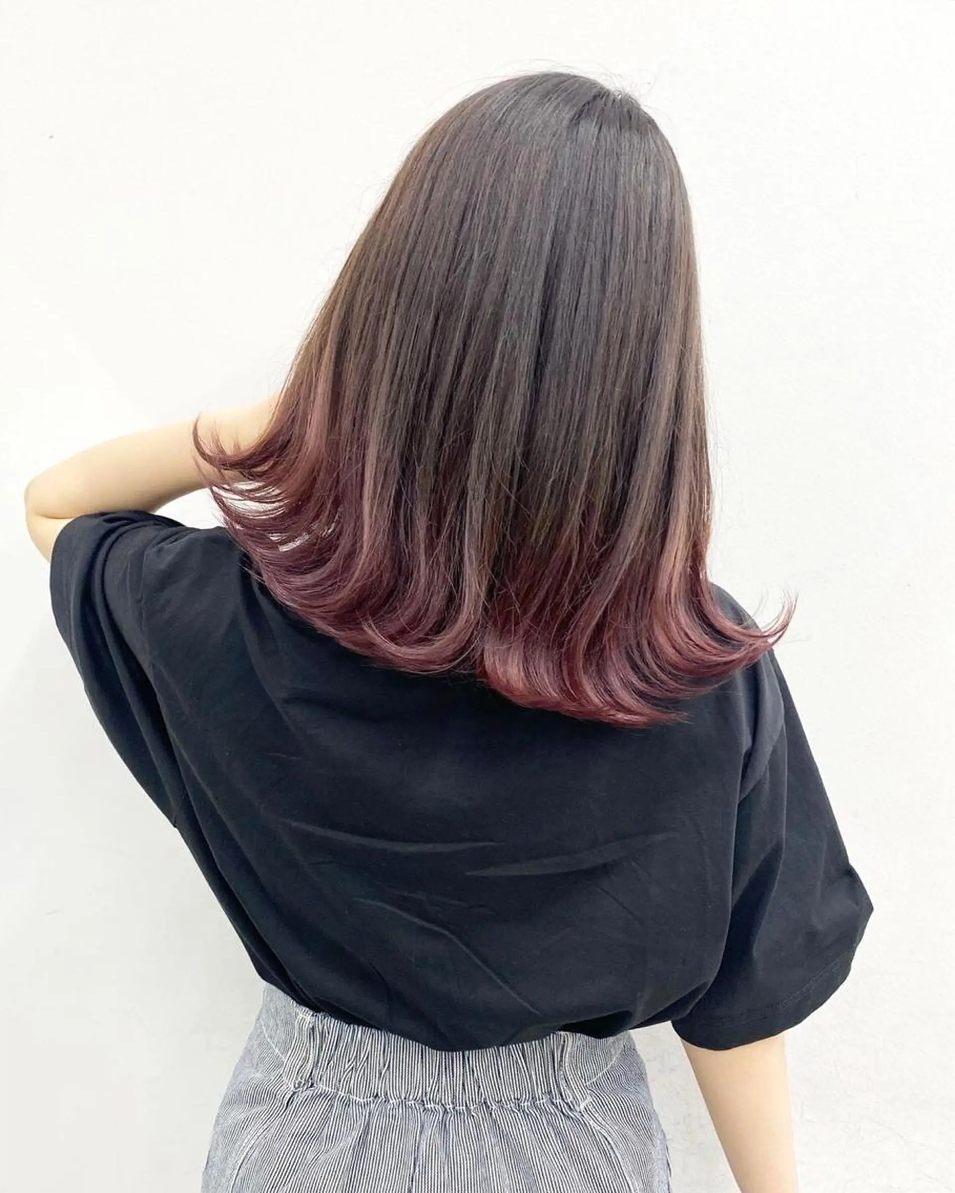 ミディアム アッシュ フレンチガーリー 髪質改善 オン眉 カット ヘアカラー トリートメント 公式 Ease by amble luxeのヘアスタイル