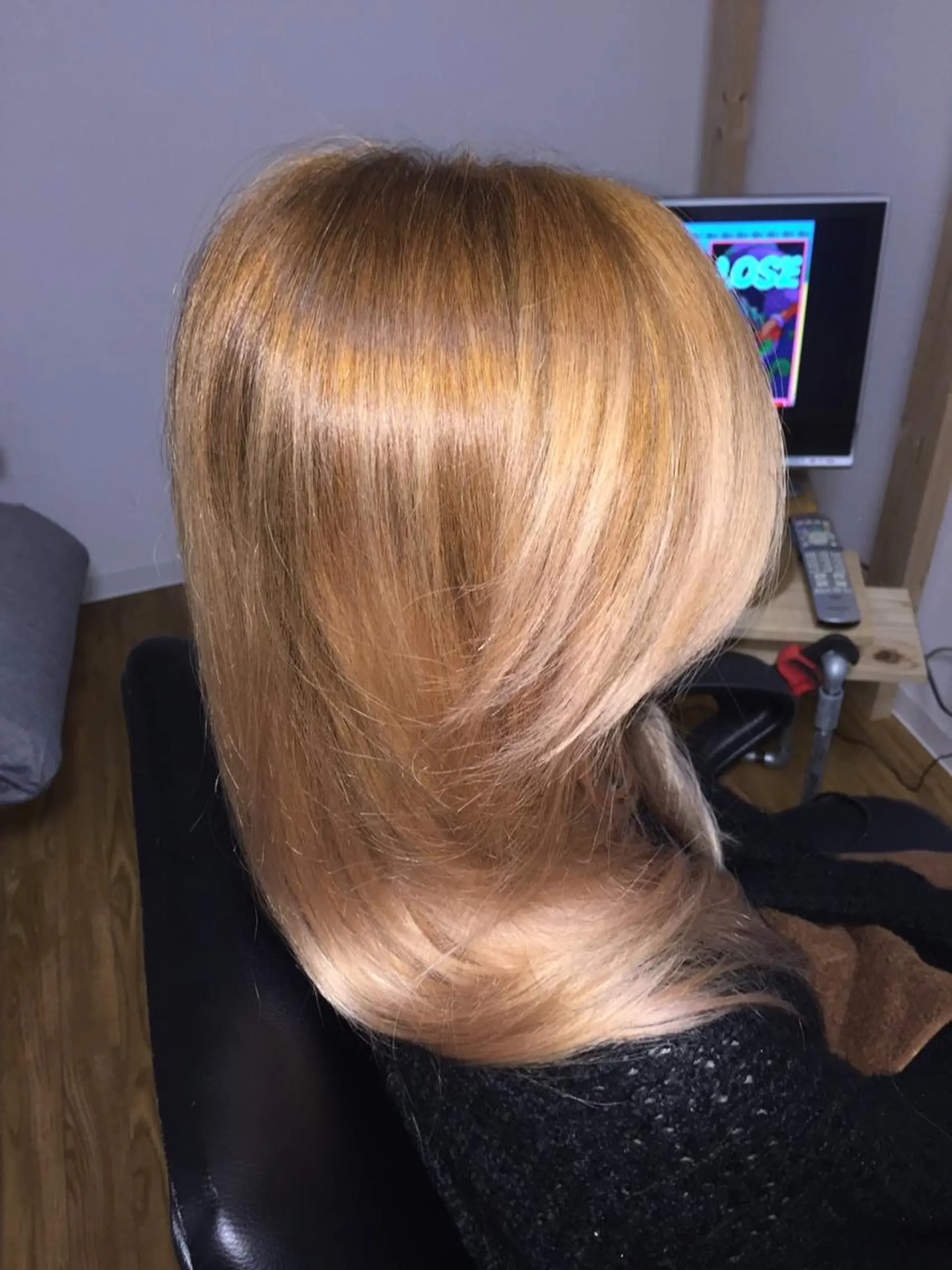 セミロング カラー バレイヤージュ ベージュカラー ブリーチ ピンクカラー ピンクベージュ じょん 。のヘアスタイル