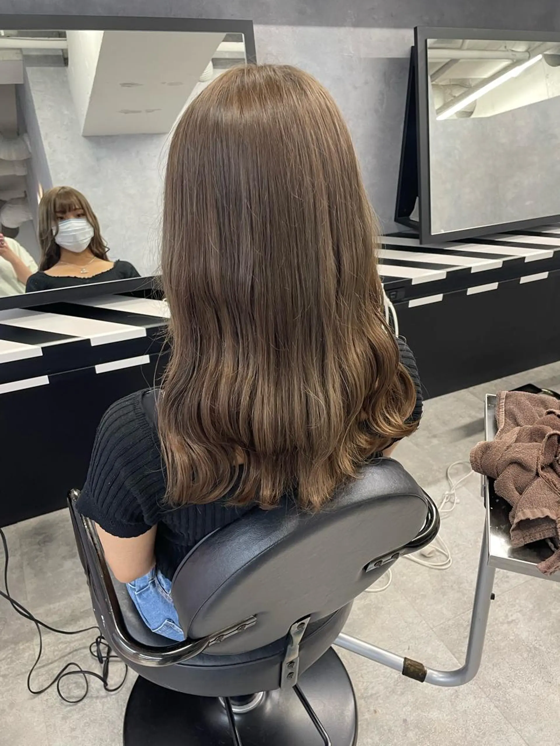 セミロング Cielro【 シェイロ 】所属・Cielro/ダブル カラー/西田咲希のヘアスタイル