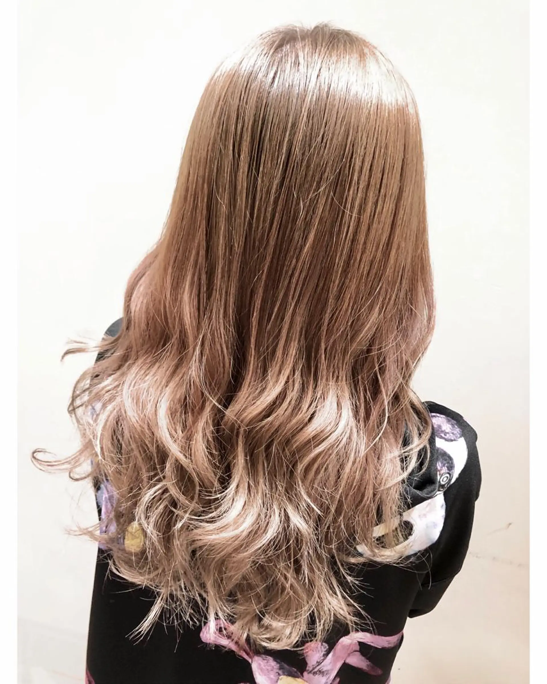 ロング カラー ブリーチ ハイトーンカラー ピンクカラー ヘアカラー トリートメント 💓シールエクステ ルミエールのヘアスタイル