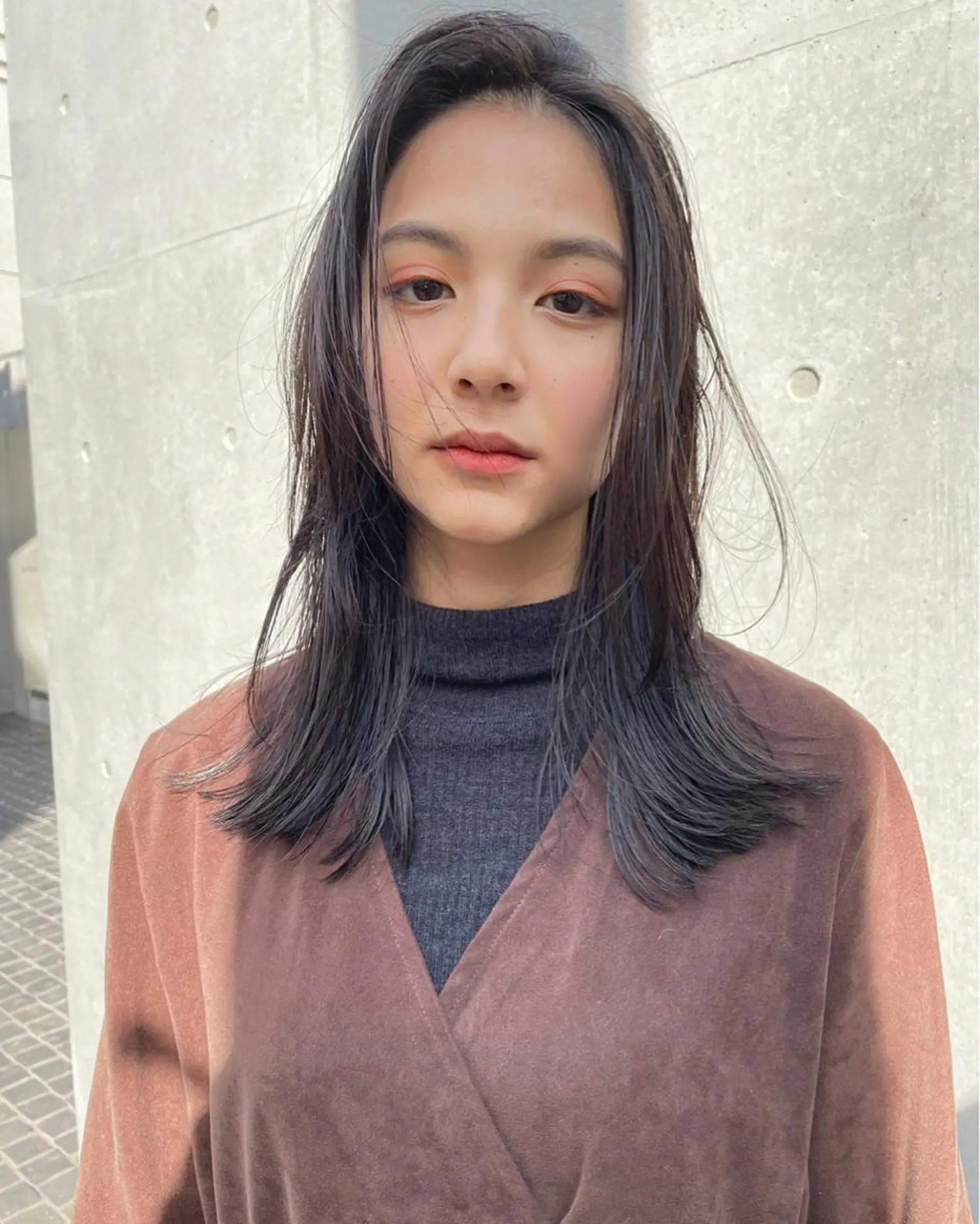 セミロング カラー カット ヘアカラー トリートメント Loom.所属・村上雅人 ナチュラルモードのヘアスタイル