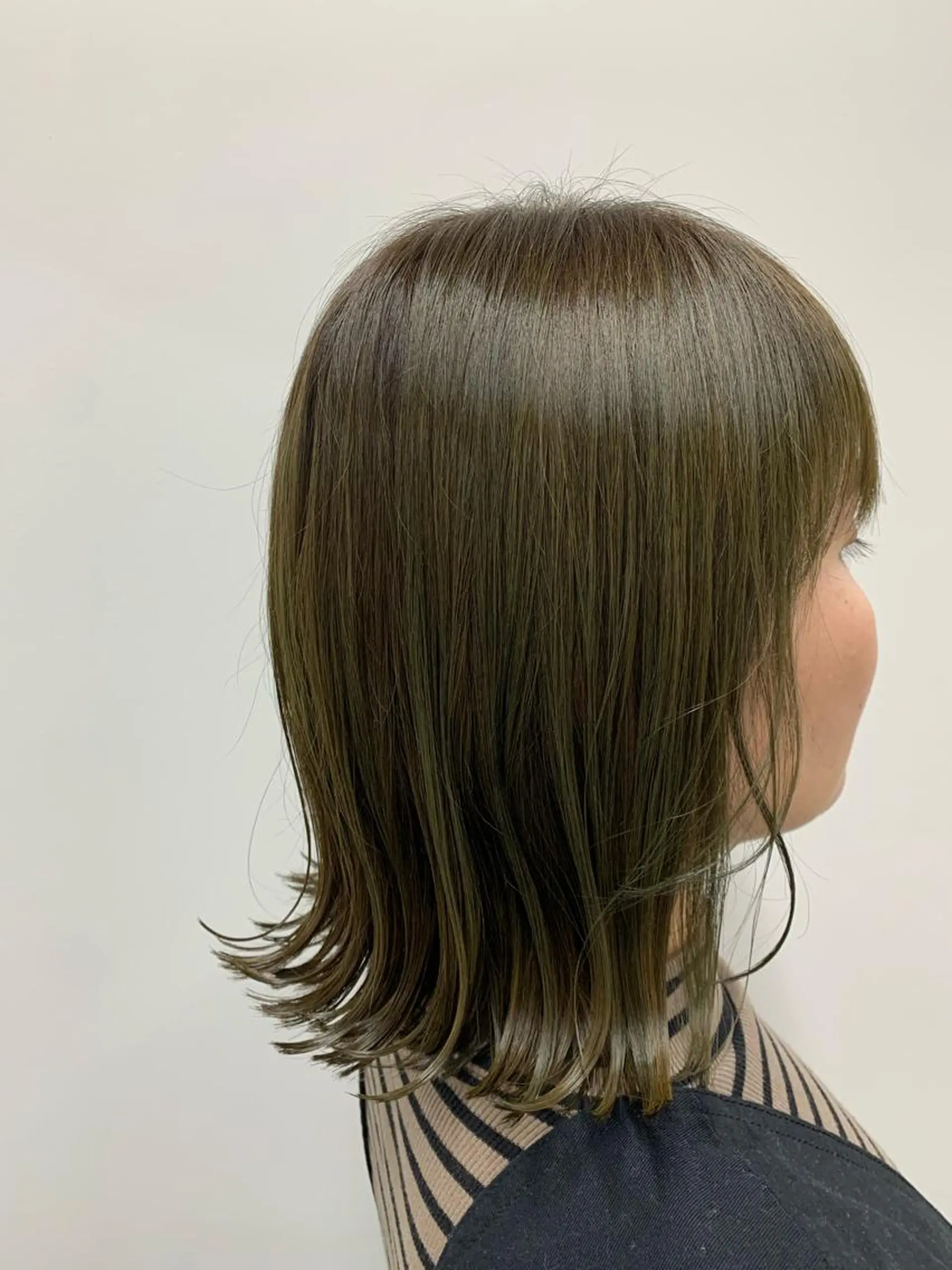 ミディアム 金丸 理子のヘアスタイル