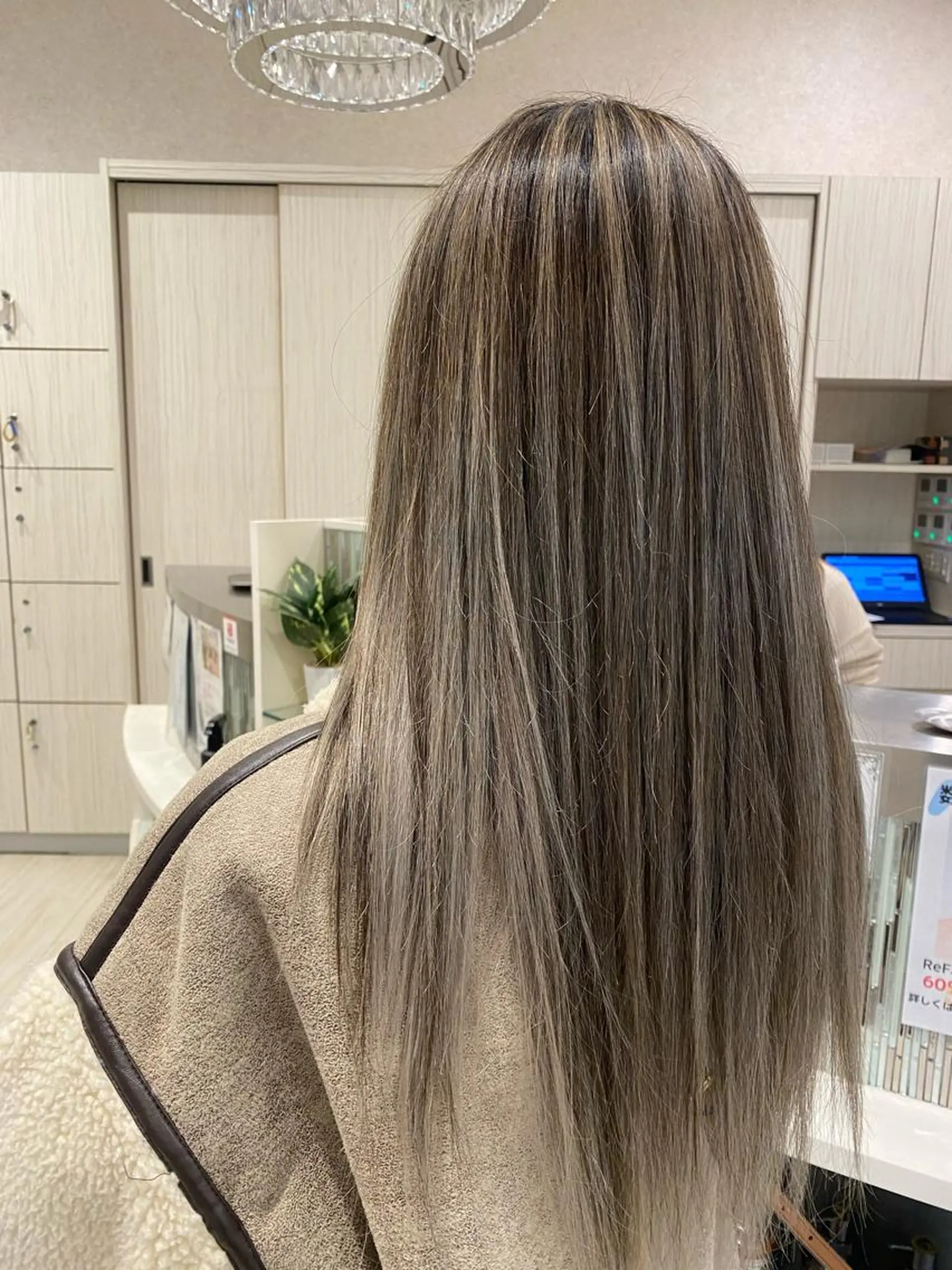 ロング カラー ノンダメージサロンBonheur銀座並木通り店所属・ULTOWA/銀座 ERIのヘアスタイル