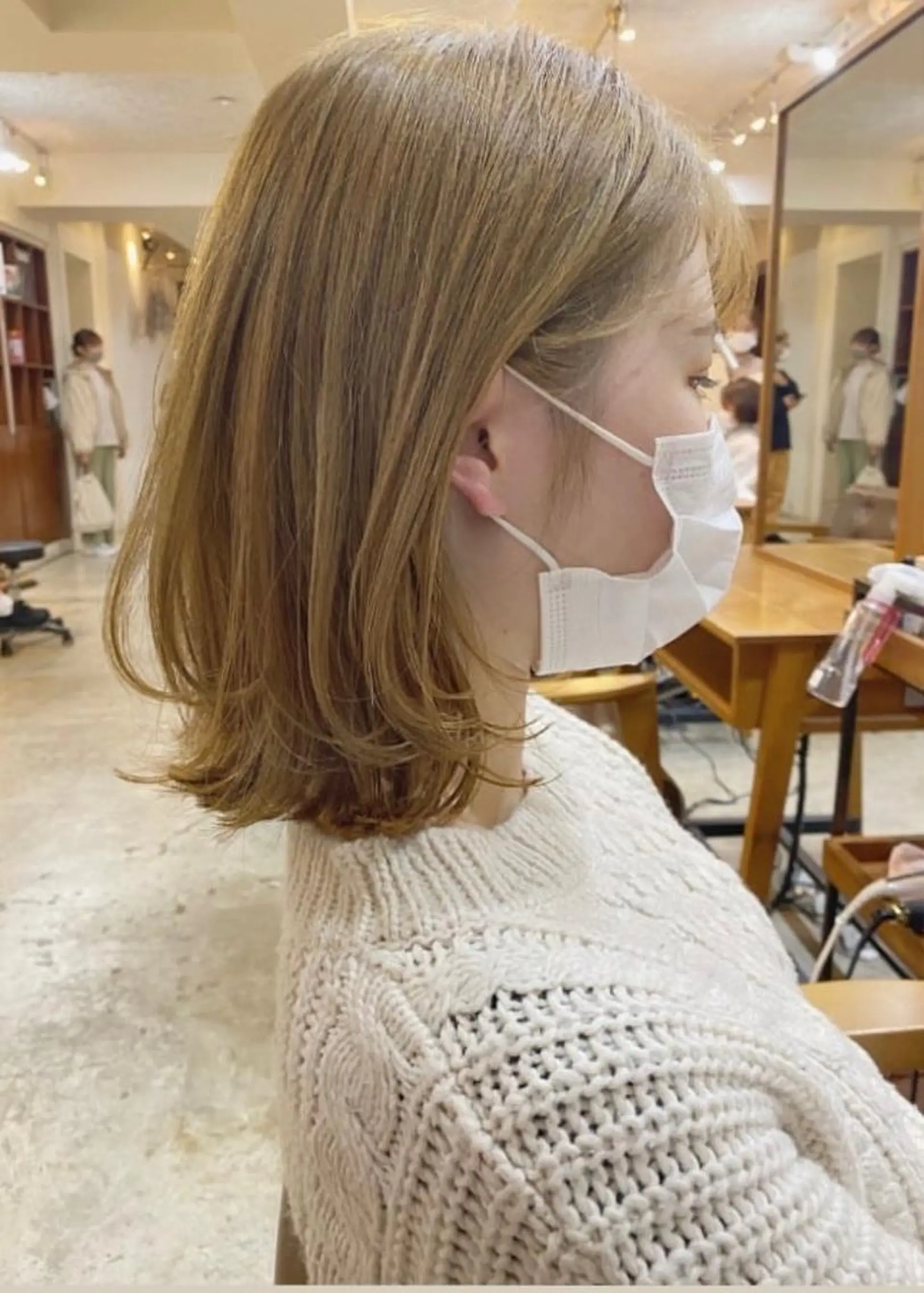 ミディアム レイヤーカット カット 三浦 望のヘアスタイル