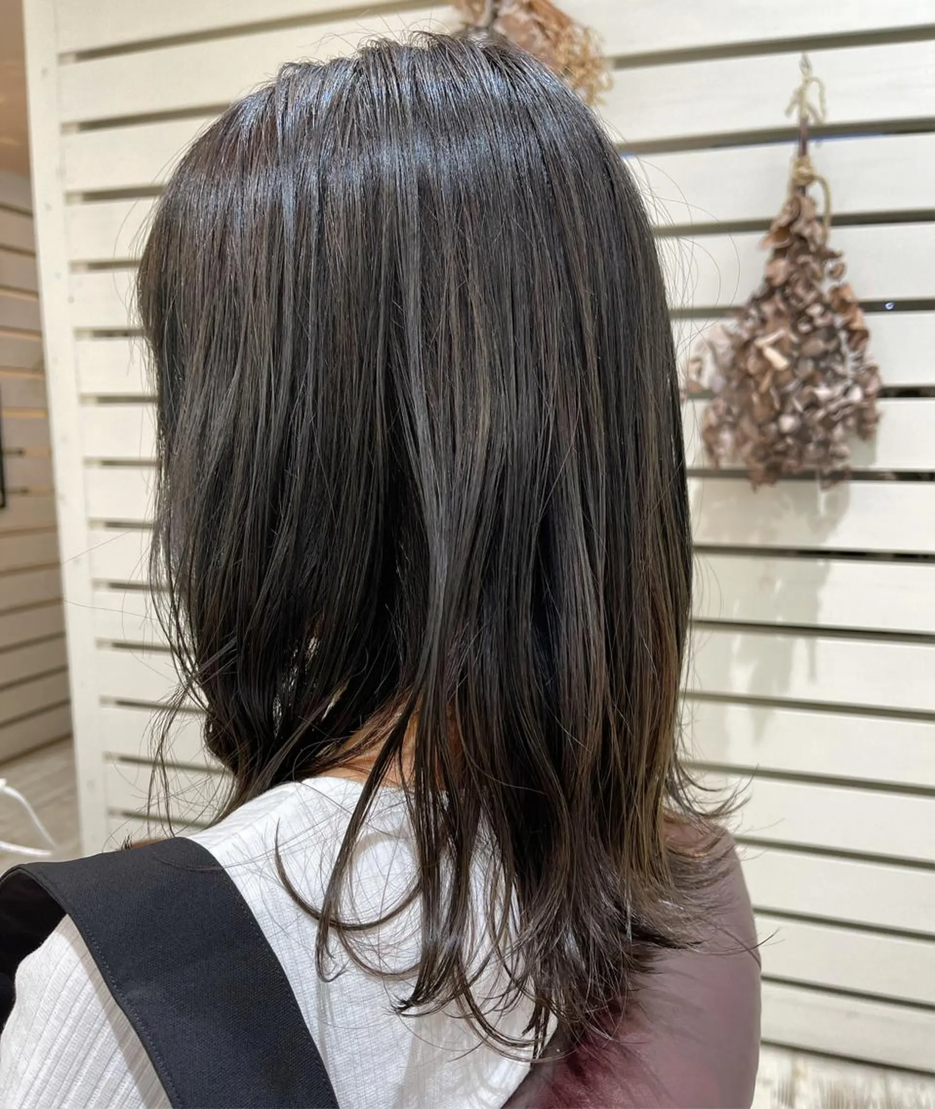 ミディアム カラー ダークグレー ダークグレージュ グレージュ オレンジ 柴田泰秀sotti. 髪質改善/ブリーチのヘアスタイル