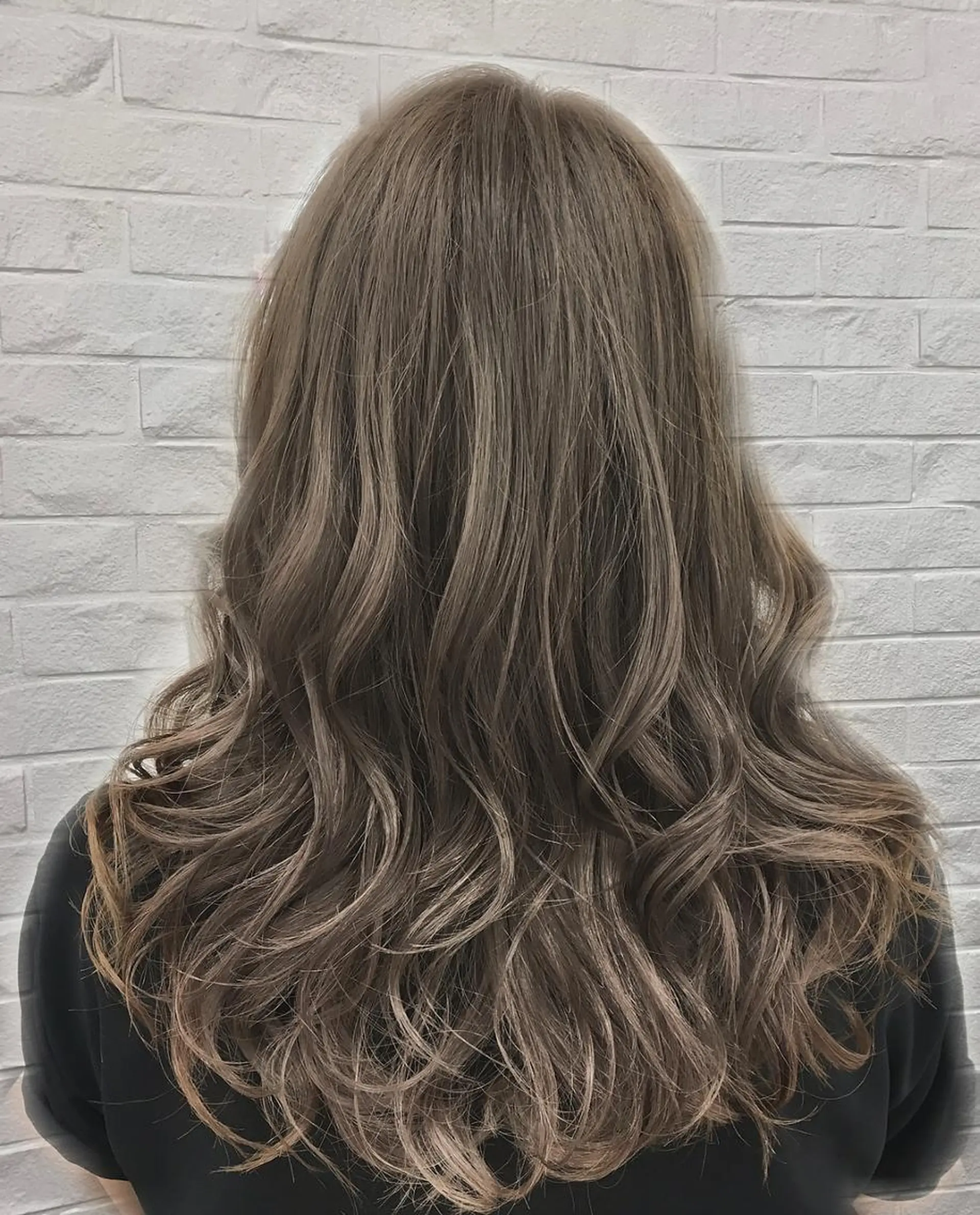 ミディアム カラー カット ヘアカラー 美容歴15年 岩田芳郎のヘアスタイル