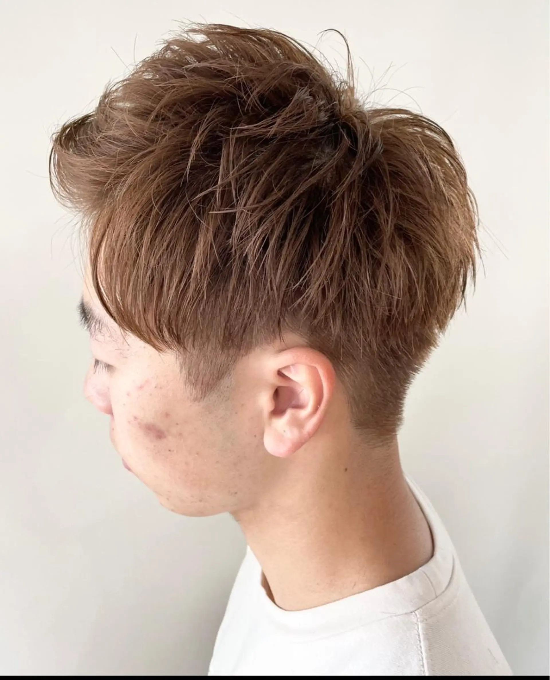 ショート カラー メンズ メンズブリーチ アッシュ ベージュカラー 黒髪 ブリーチ FLAGS YAMATOのヘアスタイル