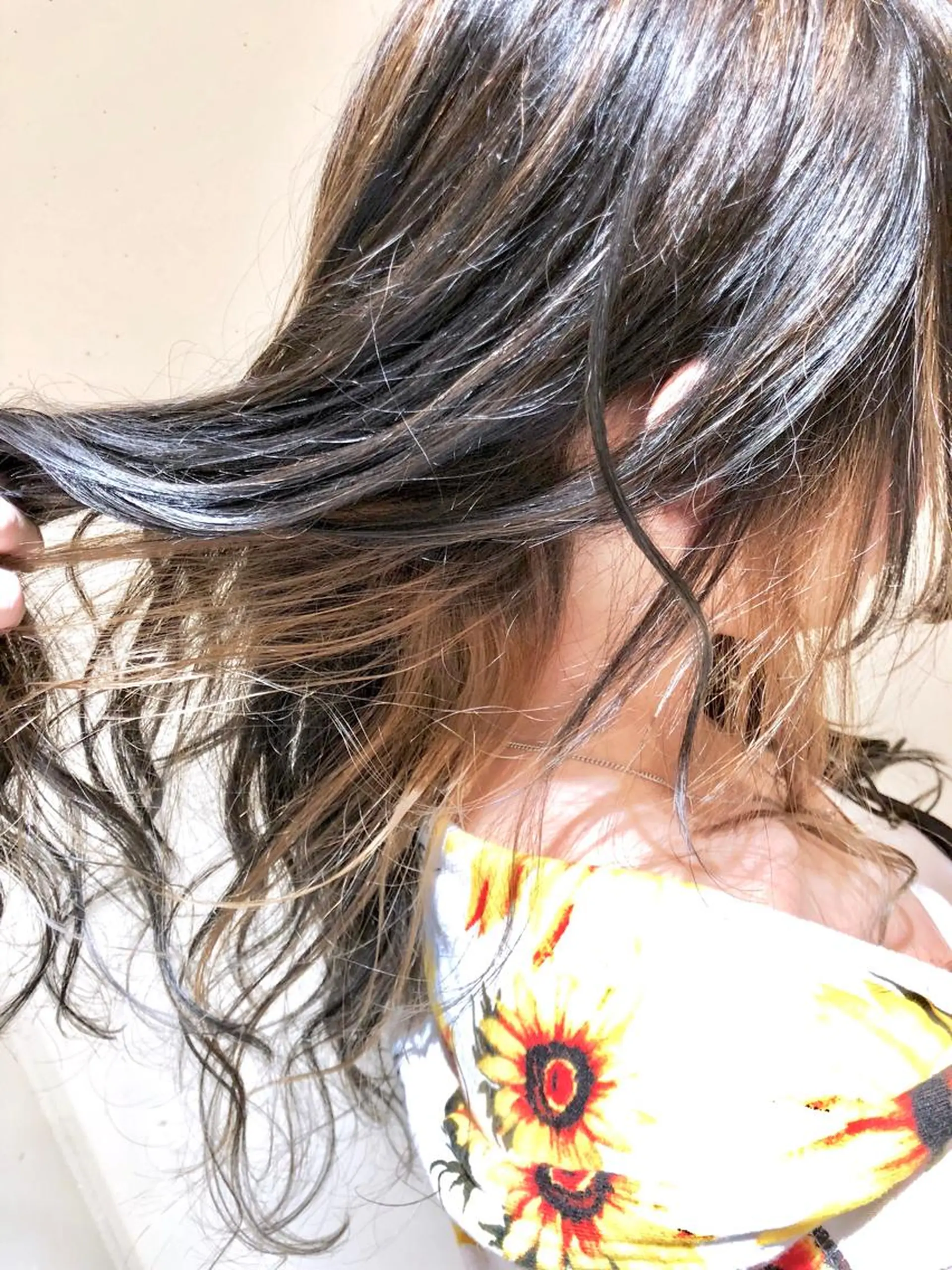 セミロング カラー パーマ ヘアアレンジ セミロングパーマ アッシュ アッシュグレー アッシュグレージュ バレイヤージュ 【ツヤ髪美容師】 ツダケイスケのヘアスタイル