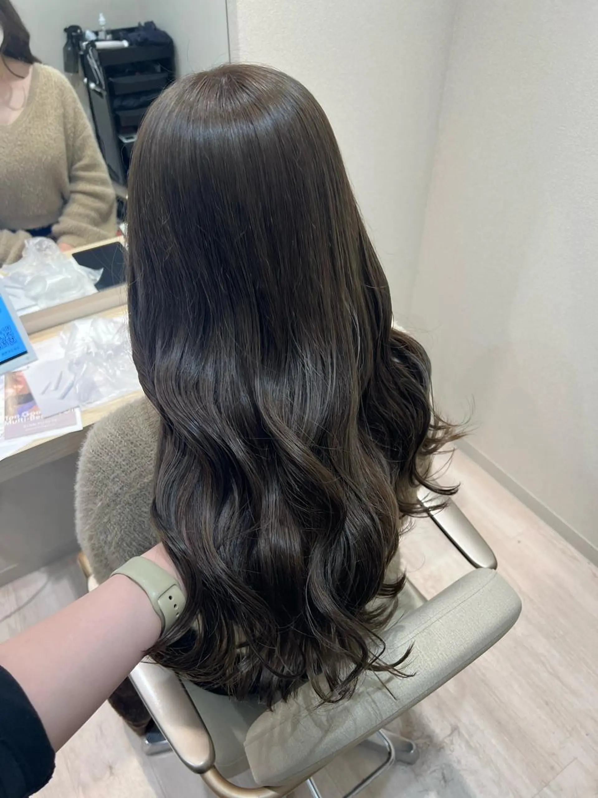 ロング カット ヘアカラー トリートメント ヘッドスパ mina .のヘアスタイル