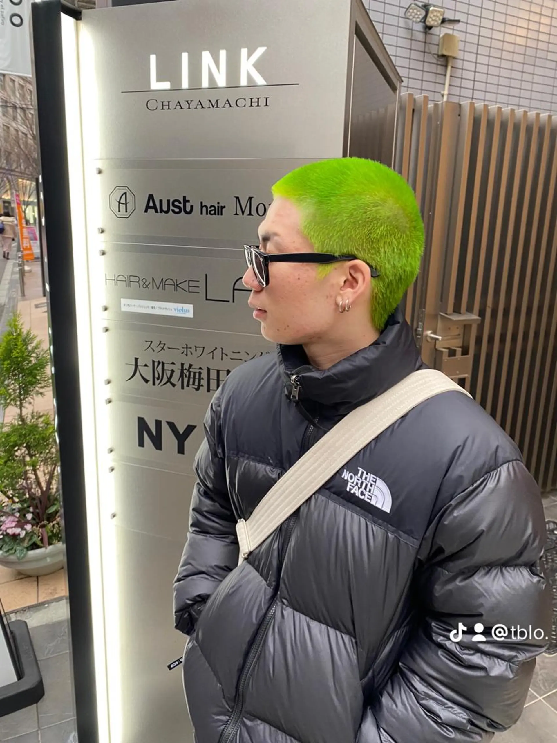 メンズ 透明感ブリーチ/ メンズパーマのヘアスタイル