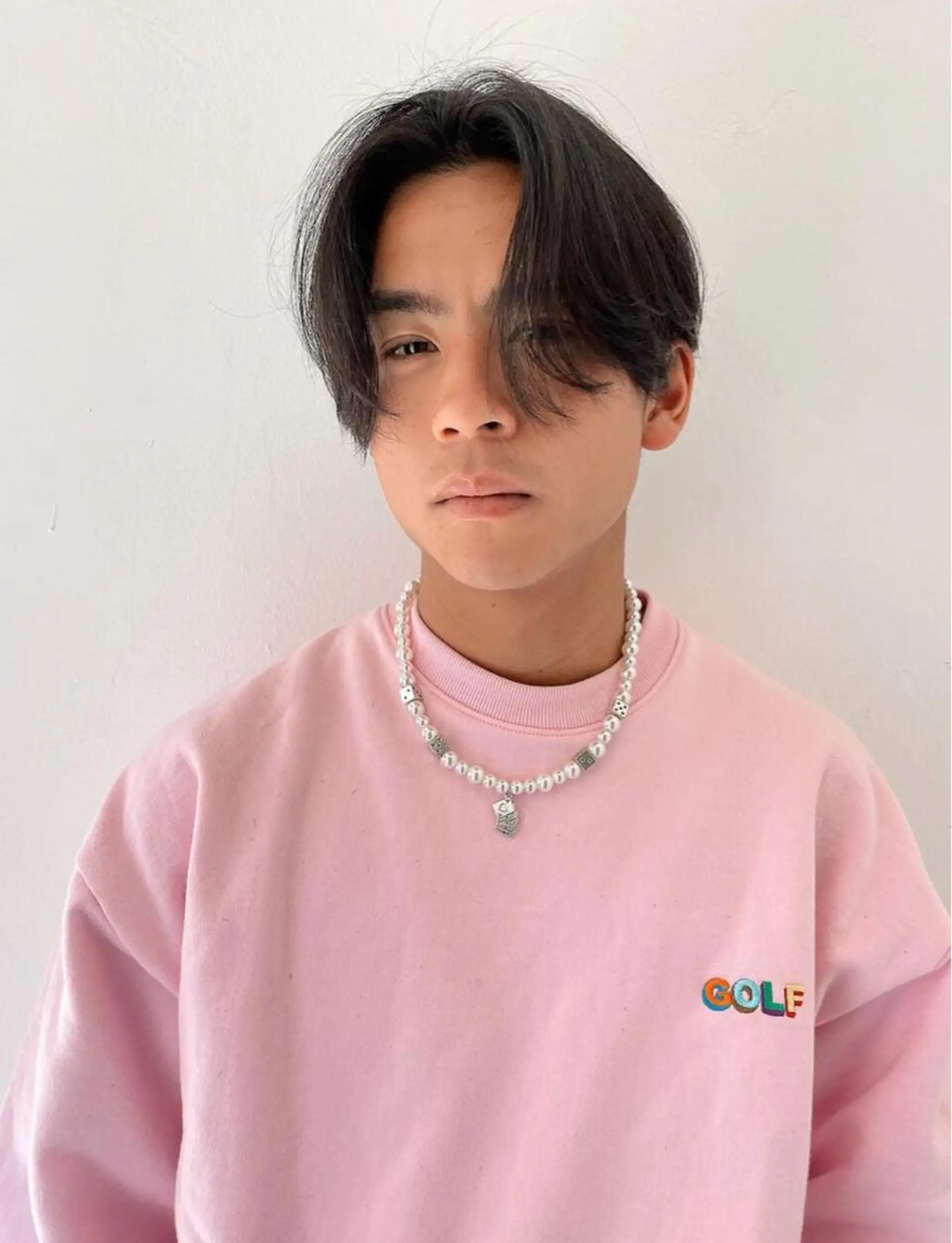 ショート カラー パーマ メンズ メンズバレイヤージュ メンズブリーチ センターパート フェードカット メンズハイライト スパイラルパーマ 🌐hina⭐️のヘアスタイル