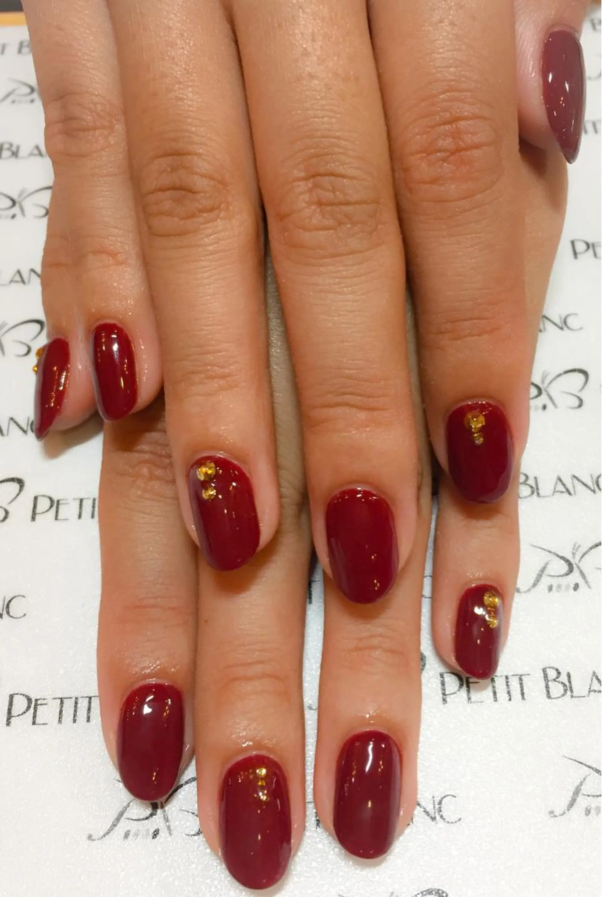 ネイル ワンカラーネイル ストーンネイル PetitBlanc KAZUKIのネイルデザイン