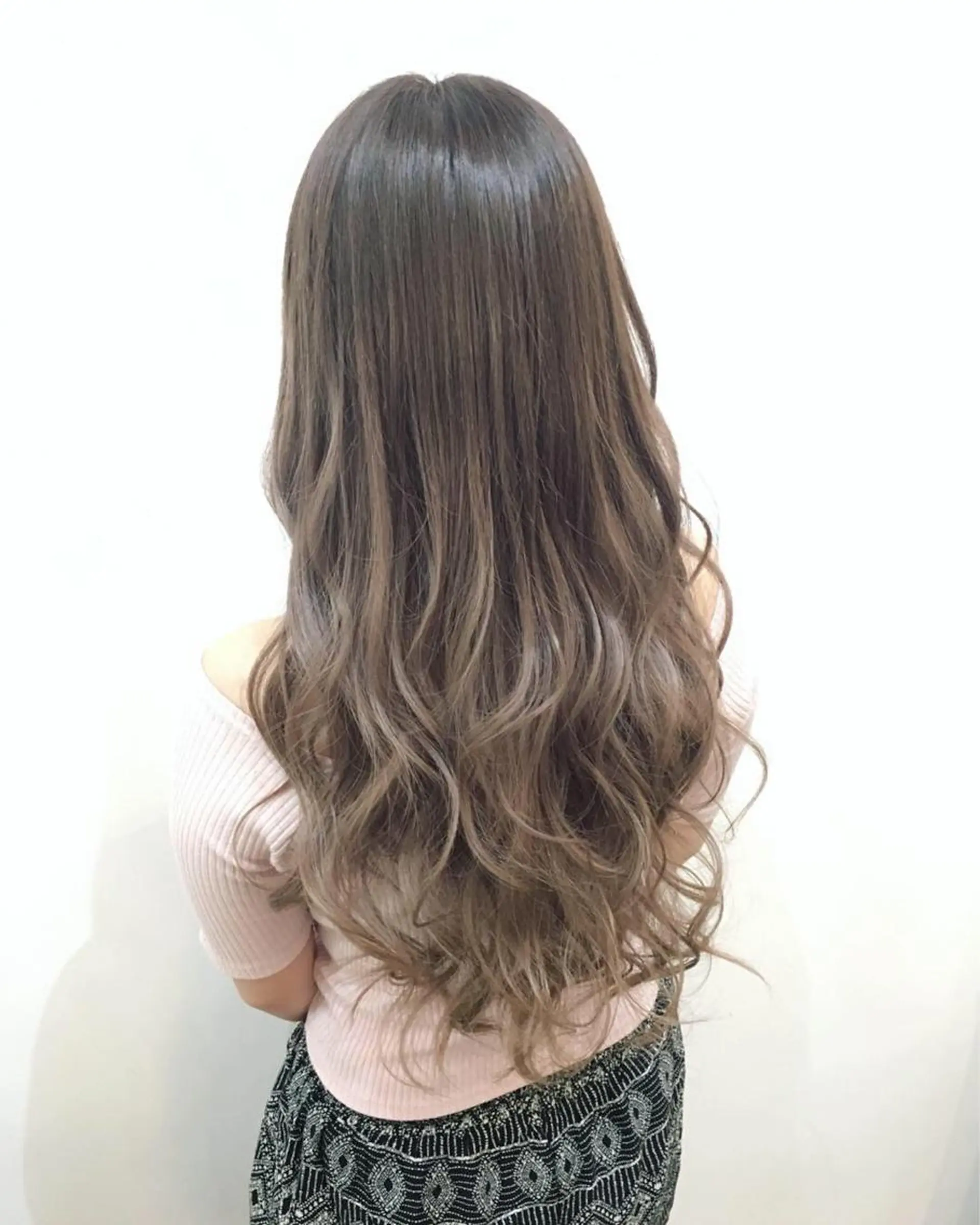 セミロング カラー ヘアアレンジ SHEDEL TOKYO所属・今岡 勇人のヘアスタイル