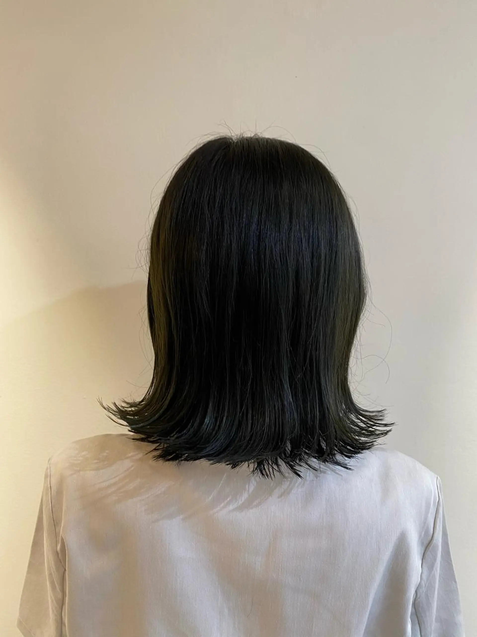 ミディアム カラー 黒髪 透明感カラー くびれヘア 顔周りカット 🫧縮毛矯正🫧ai hara🫧表参道のヘアスタイル