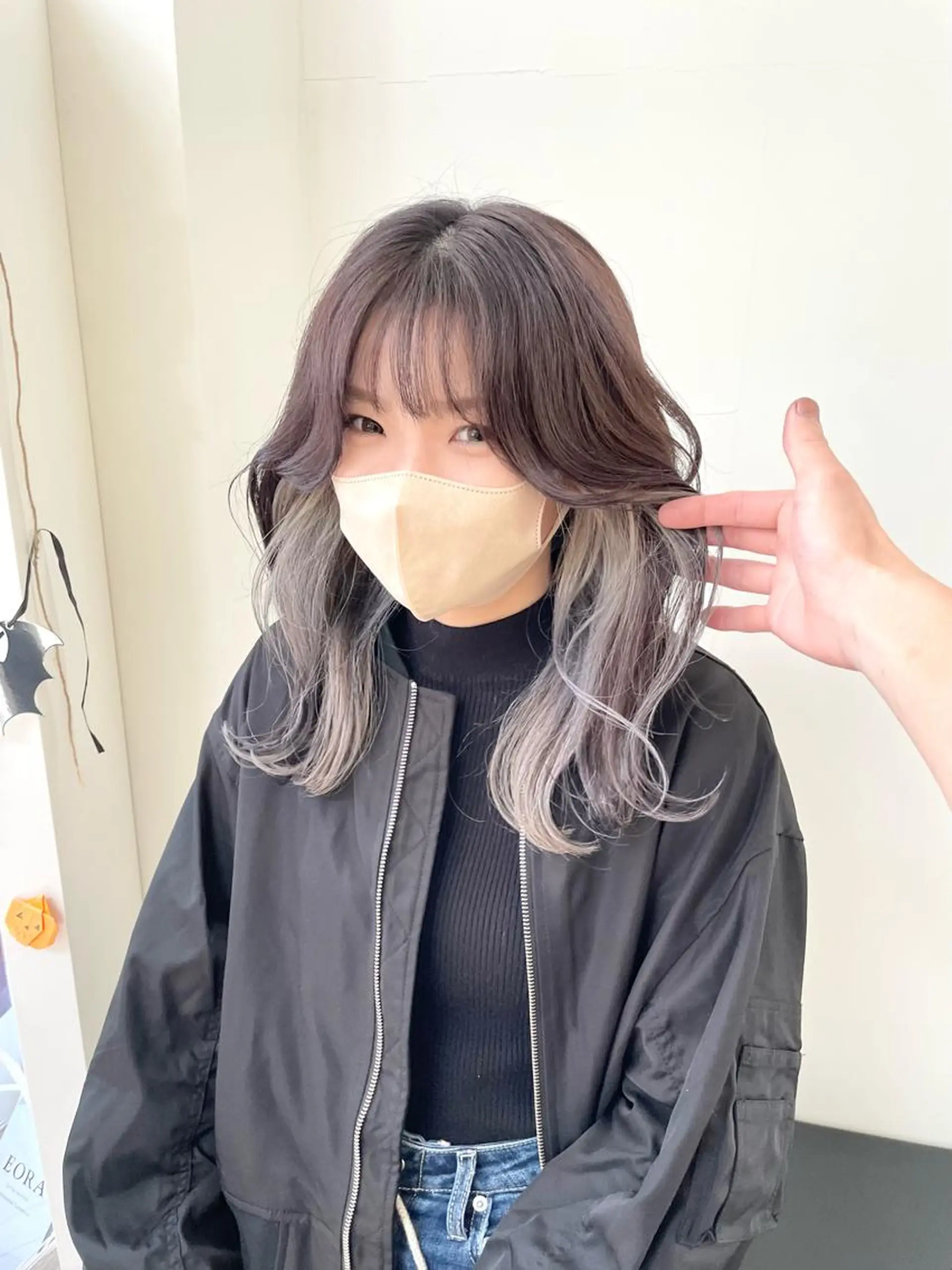 ミディアム カラー シルバー ホワイトシルバー カット ヘアカラー トリートメント ダメージレスブリーチ HIROSHIのヘアスタイル