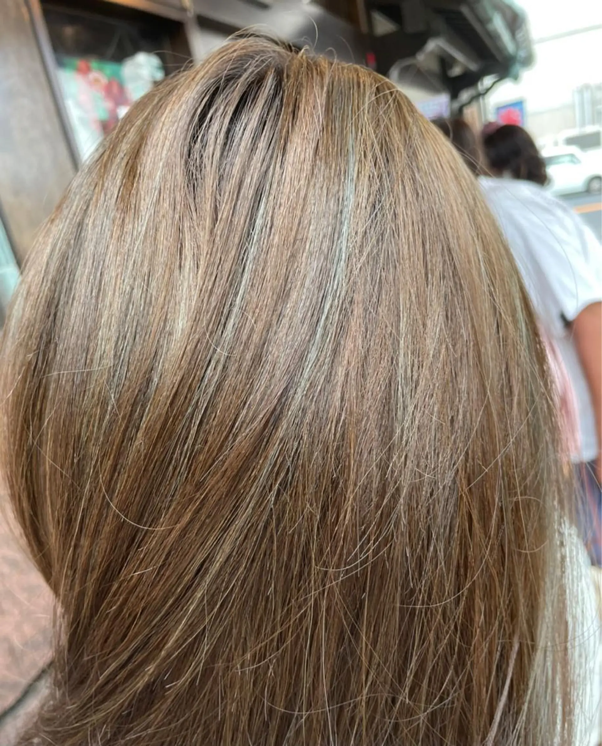 ロング ヘアカラー Vyuha ビューハのヘアスタイル