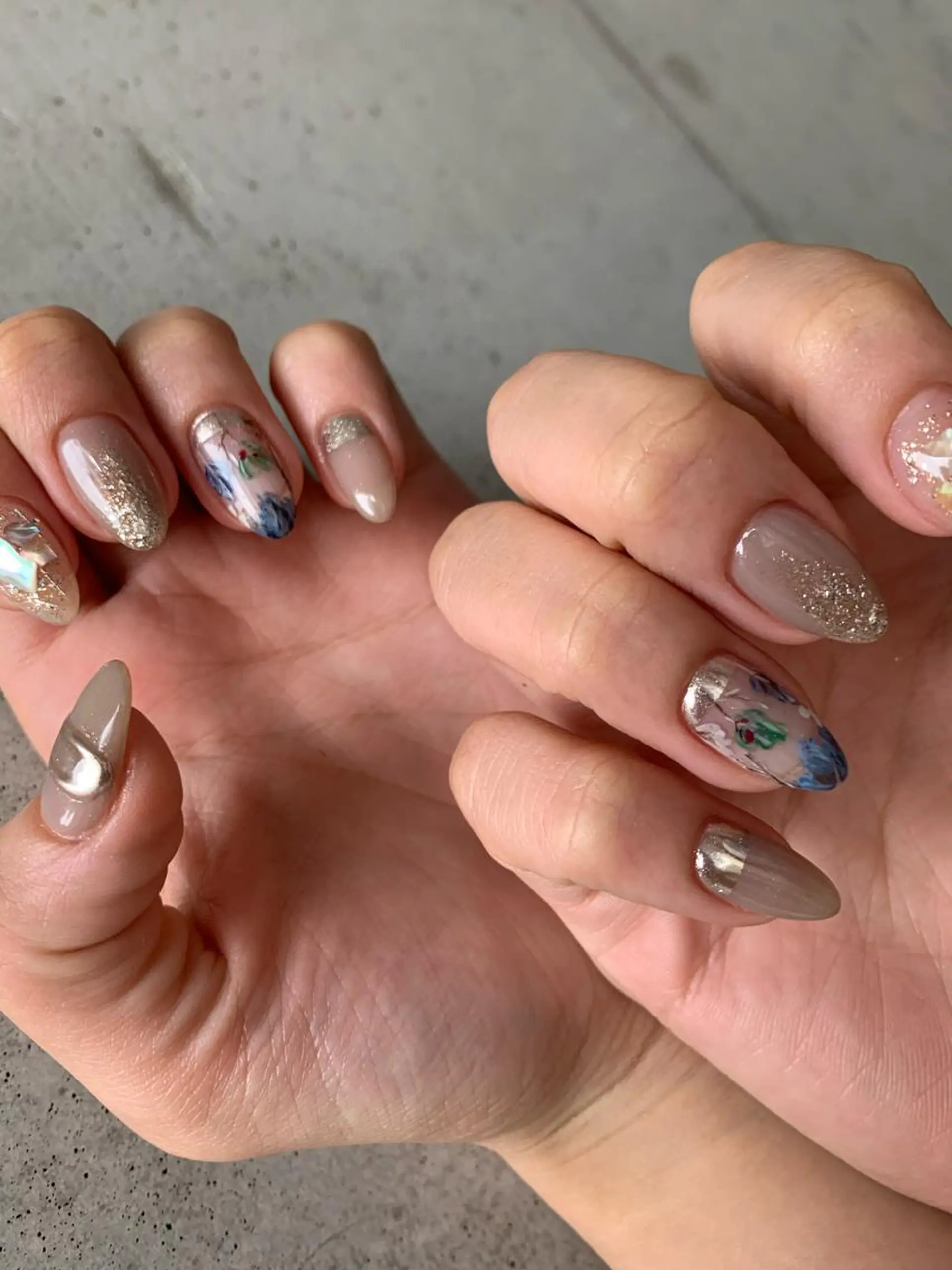 ミディアム カラー パーマ ヘアアレンジ メンズ キッズ ネイル マツエク・マツパ feey ⁑erinaのネイルデザイン