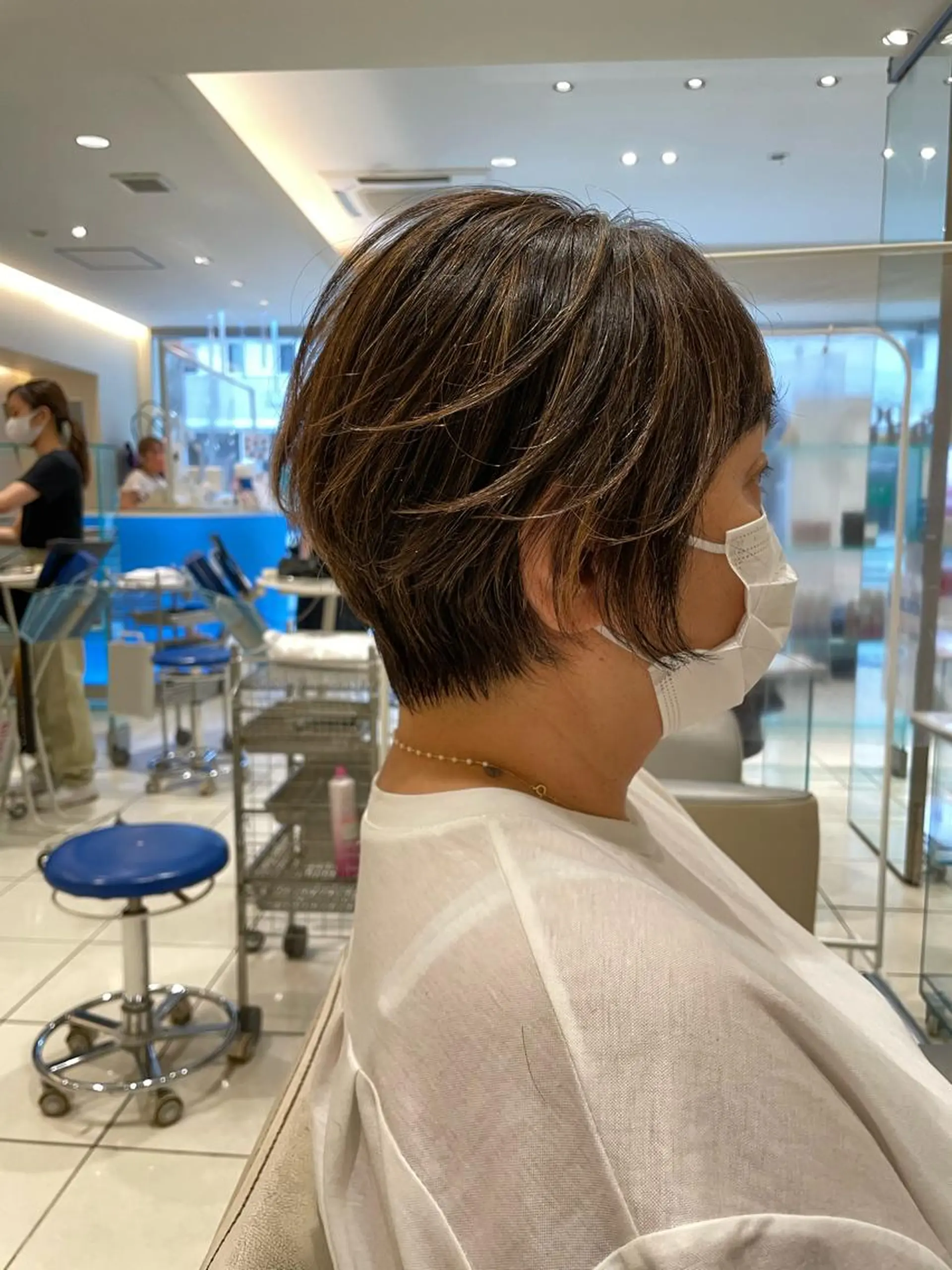 ショート カラー MODEks eau 佐藤優志のヘアスタイル