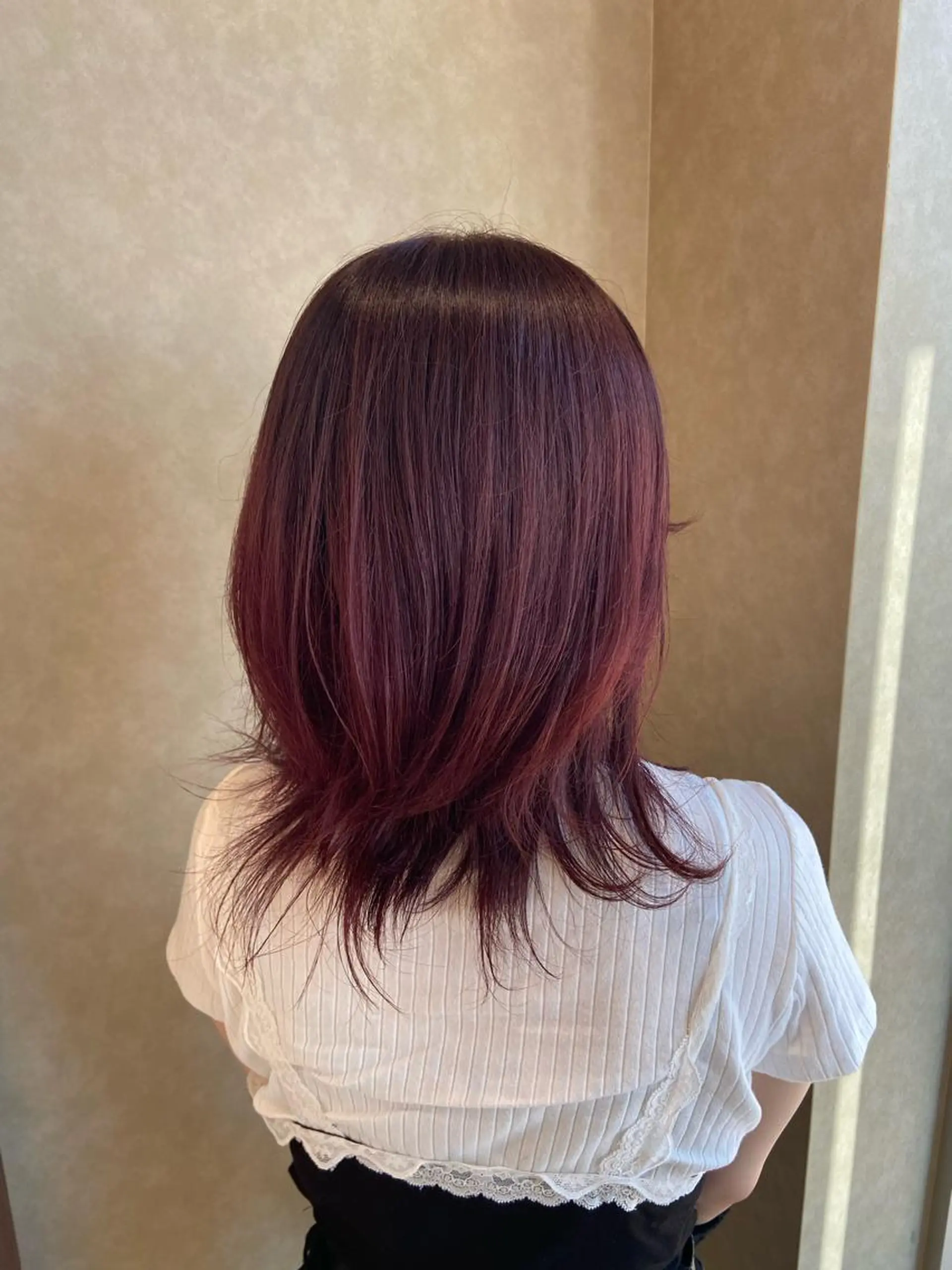 ミディアム カラー 小林 亜紀のヘアスタイル