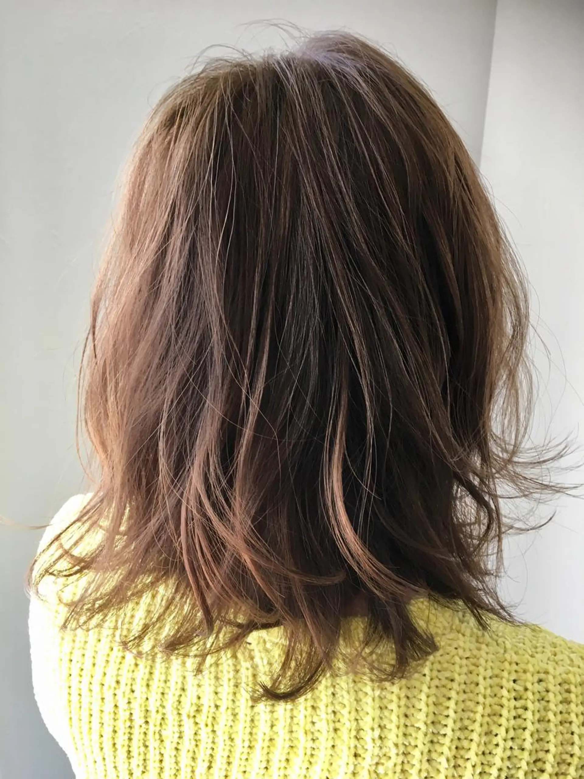 ミディアム カラー ベージュカラー フォギーベージュ ハイライトカラー ハイライト シェアサロンR所属・川合 勇気のヘアスタイル