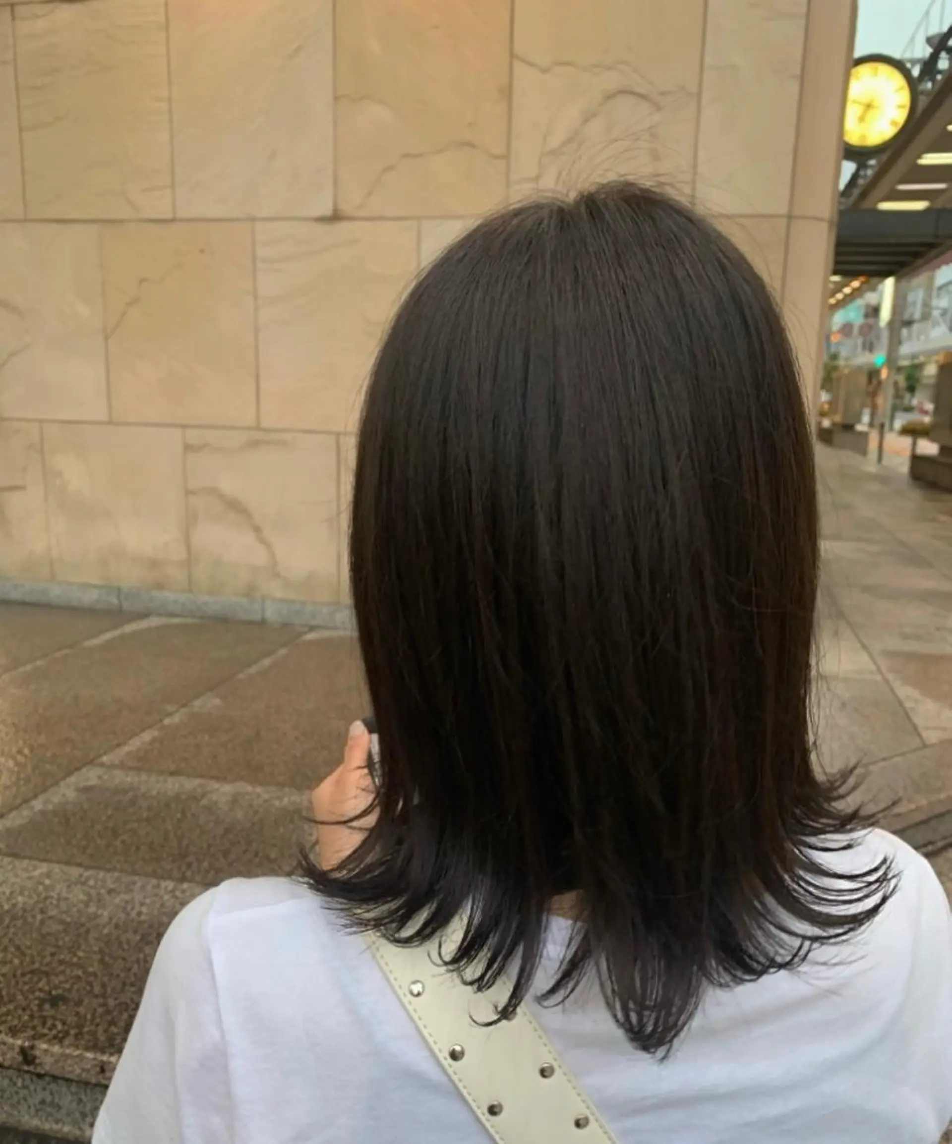 ミディアム カラー 川﨑 真歩のヘアスタイル