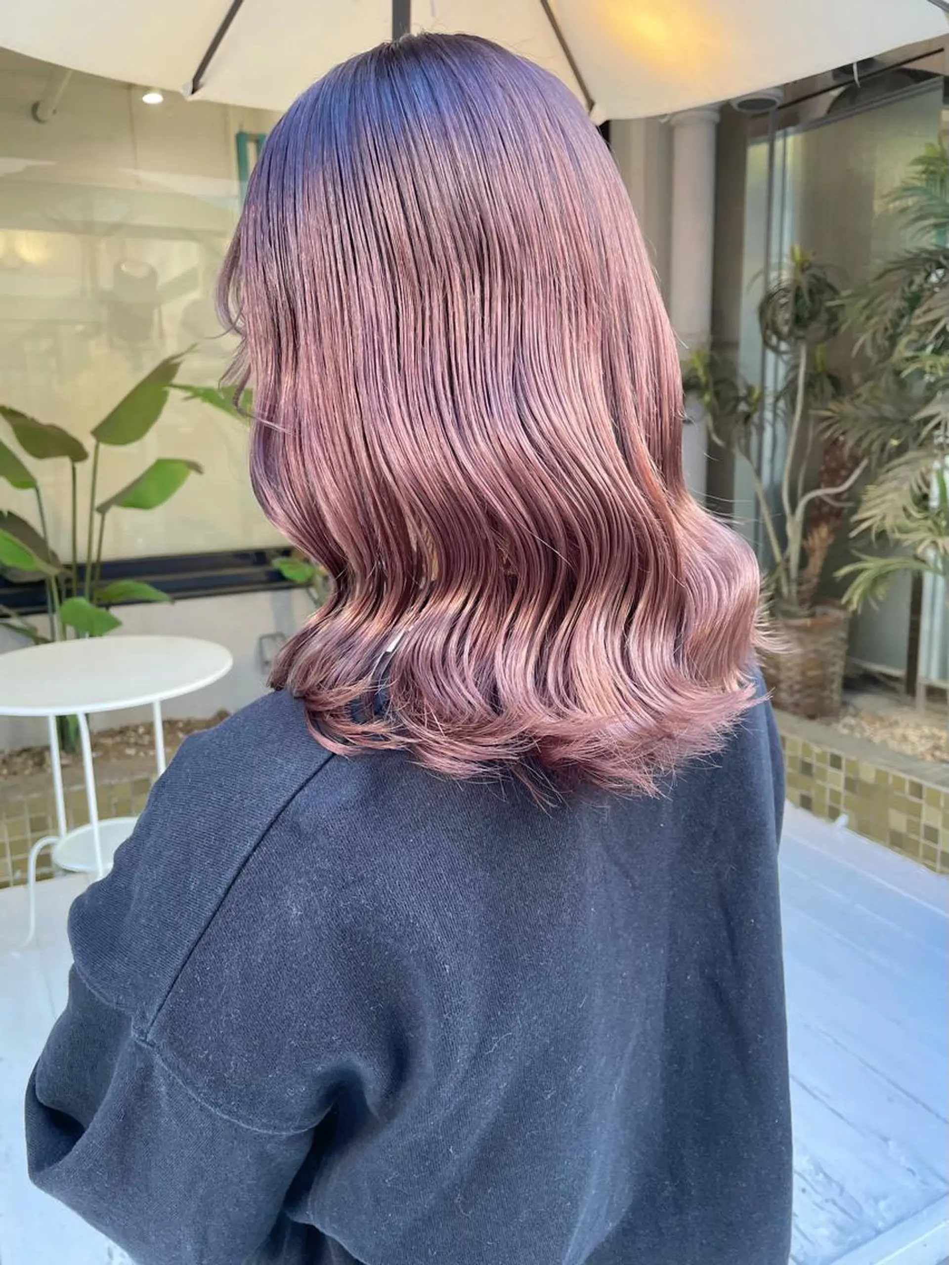 ミディアム カラー ベージュカラー ピンクカラー ピンクベージュ カット ヘアカラー トリートメント 佐藤 魁人のヘアスタイル