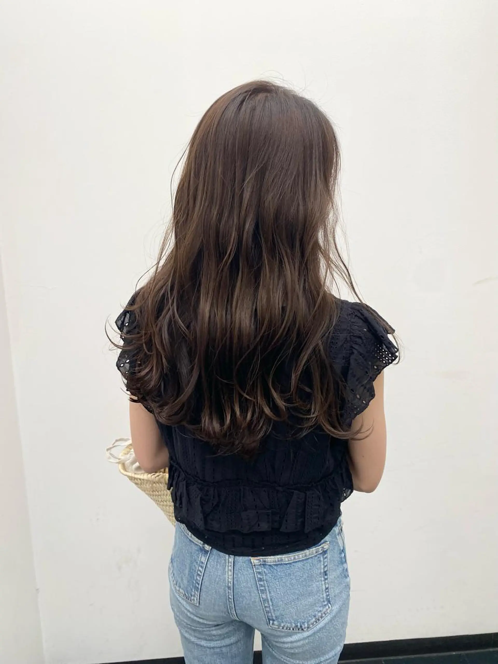 セミロング カラー ヘアアレンジ ベージュカラー ブラウンカラー オリーブベージュ オリーブブラウン カット ヘアカラー トリートメント SALOWIN原宿iori店所属・レイヤー🌟艶カラー 🕊まやのヘアスタイル