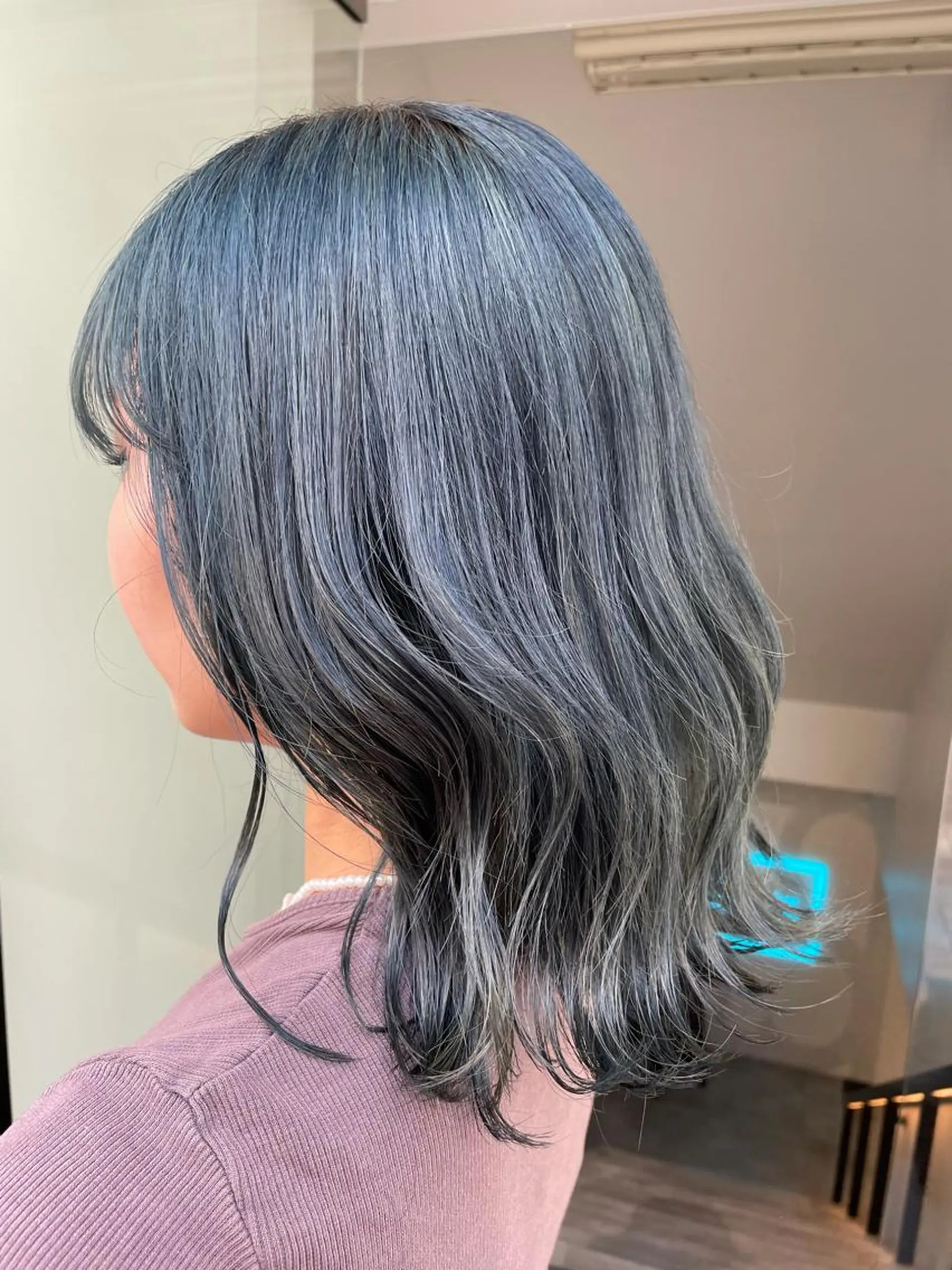 カラー ブルーカラー ヘアカラー 🎀ボブ＋ハイトーン シュカ👶🏻のヘアスタイル