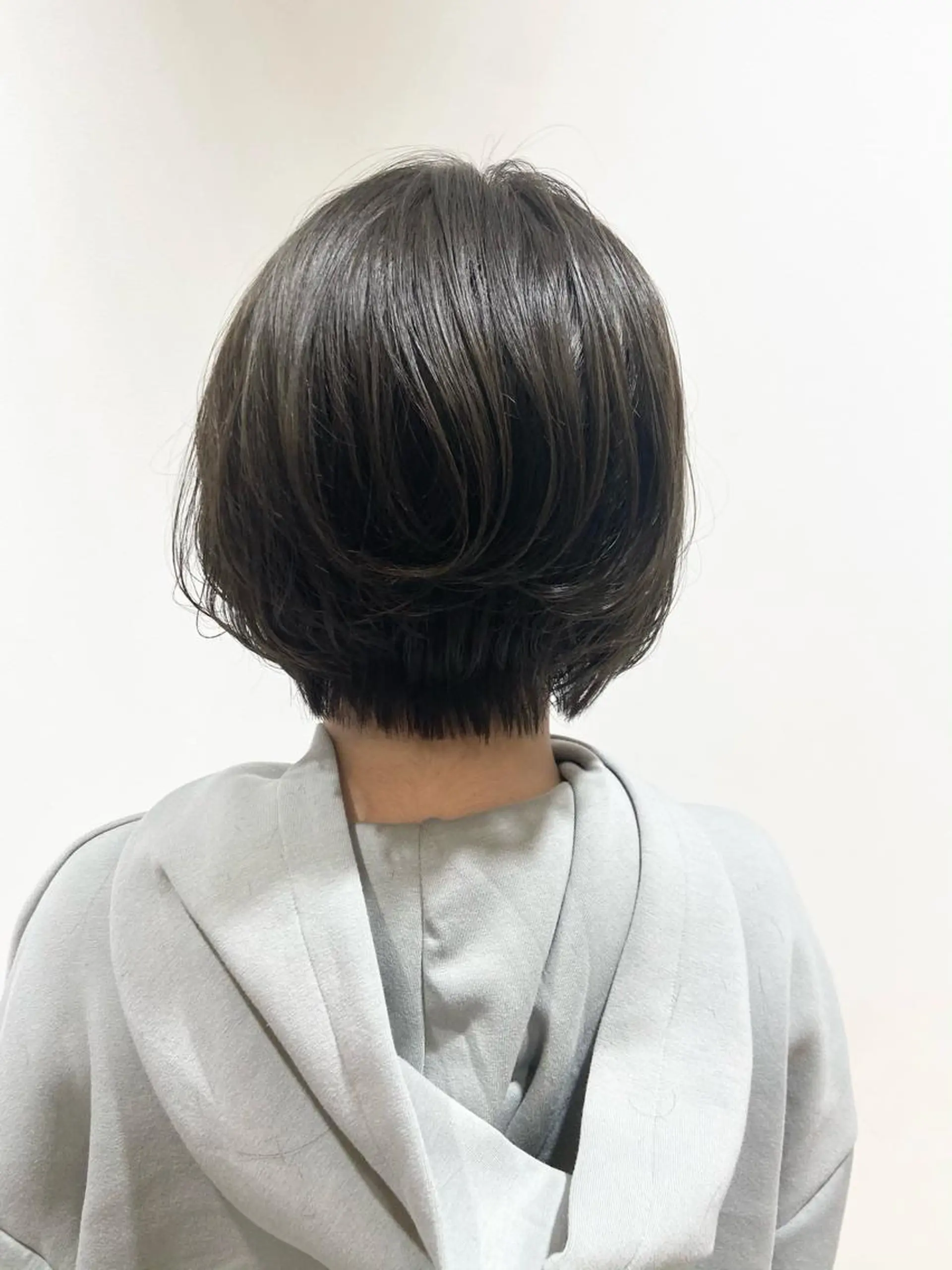 ショート カラー カット ヘアカラー トリートメント 🐺ウルフ/レイヤー 似合わせ‎🤍沙羅のヘアスタイル