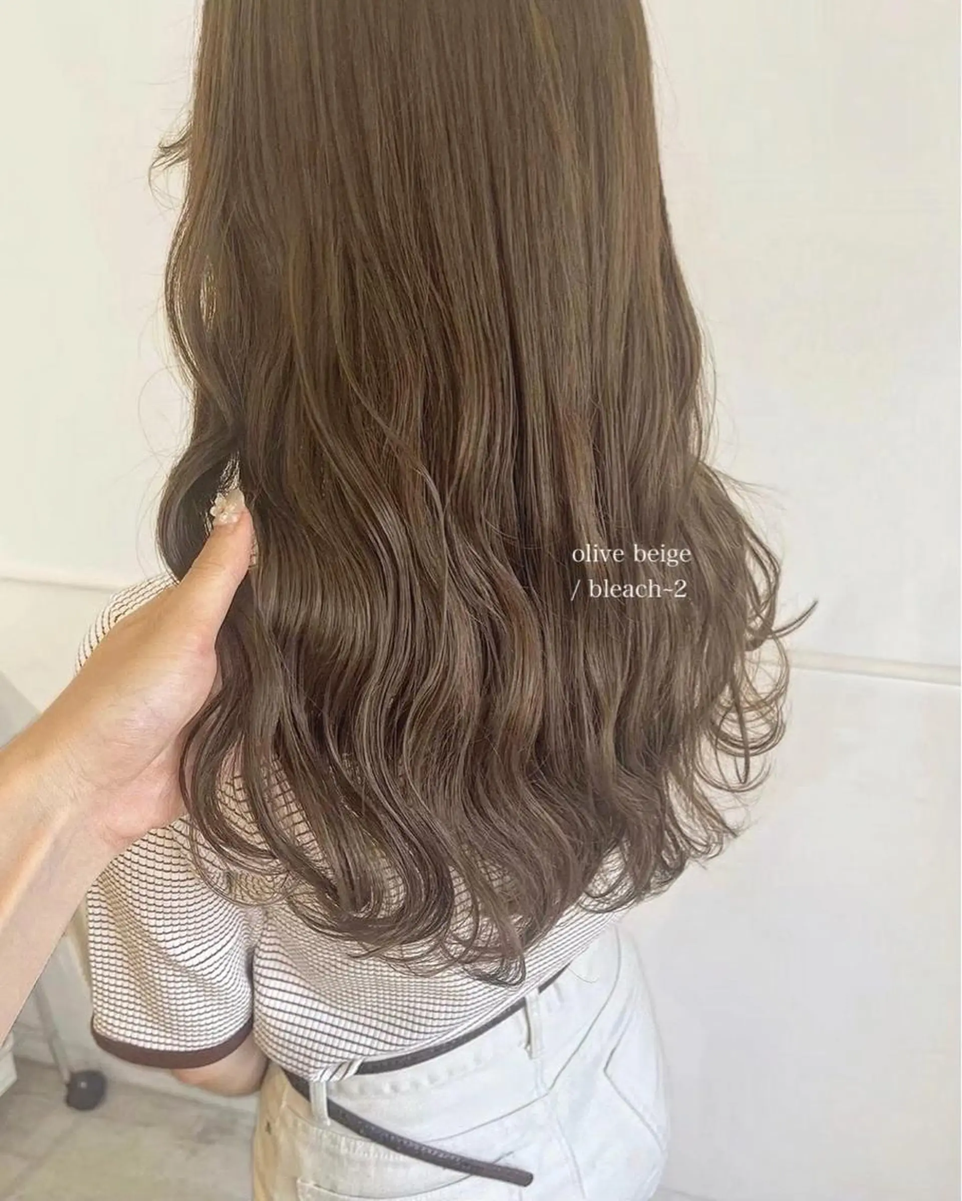 セミロング カラー Parve  Mix /板野妃莉のヘアスタイル