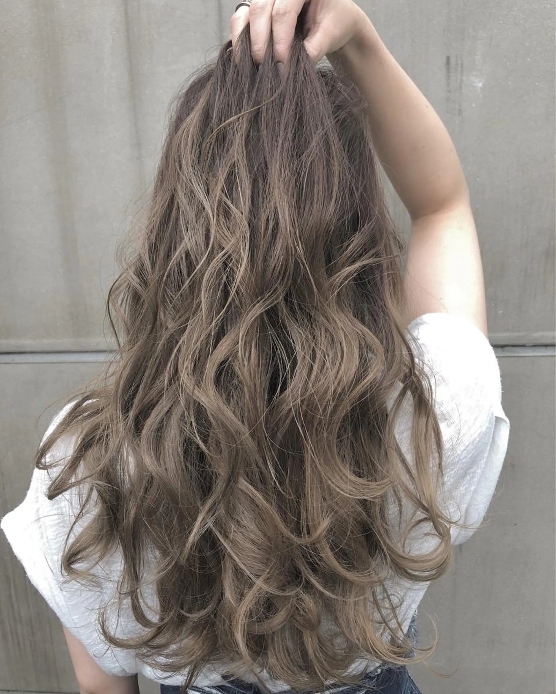 ロング カラー Ways TOKYO所属・北間 寛哉のヘアスタイル