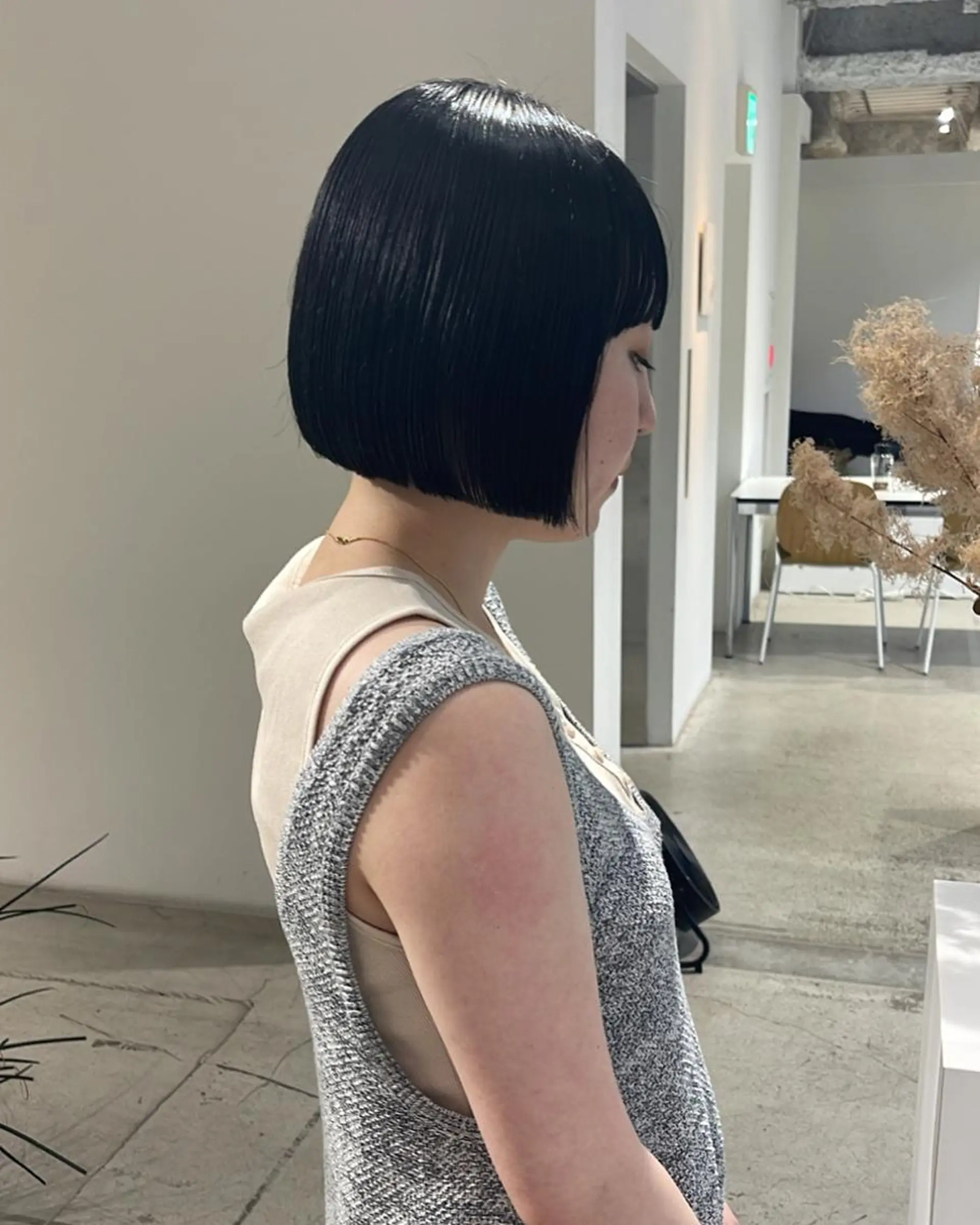 ショート oma　袮次金 鈴香のヘアスタイル