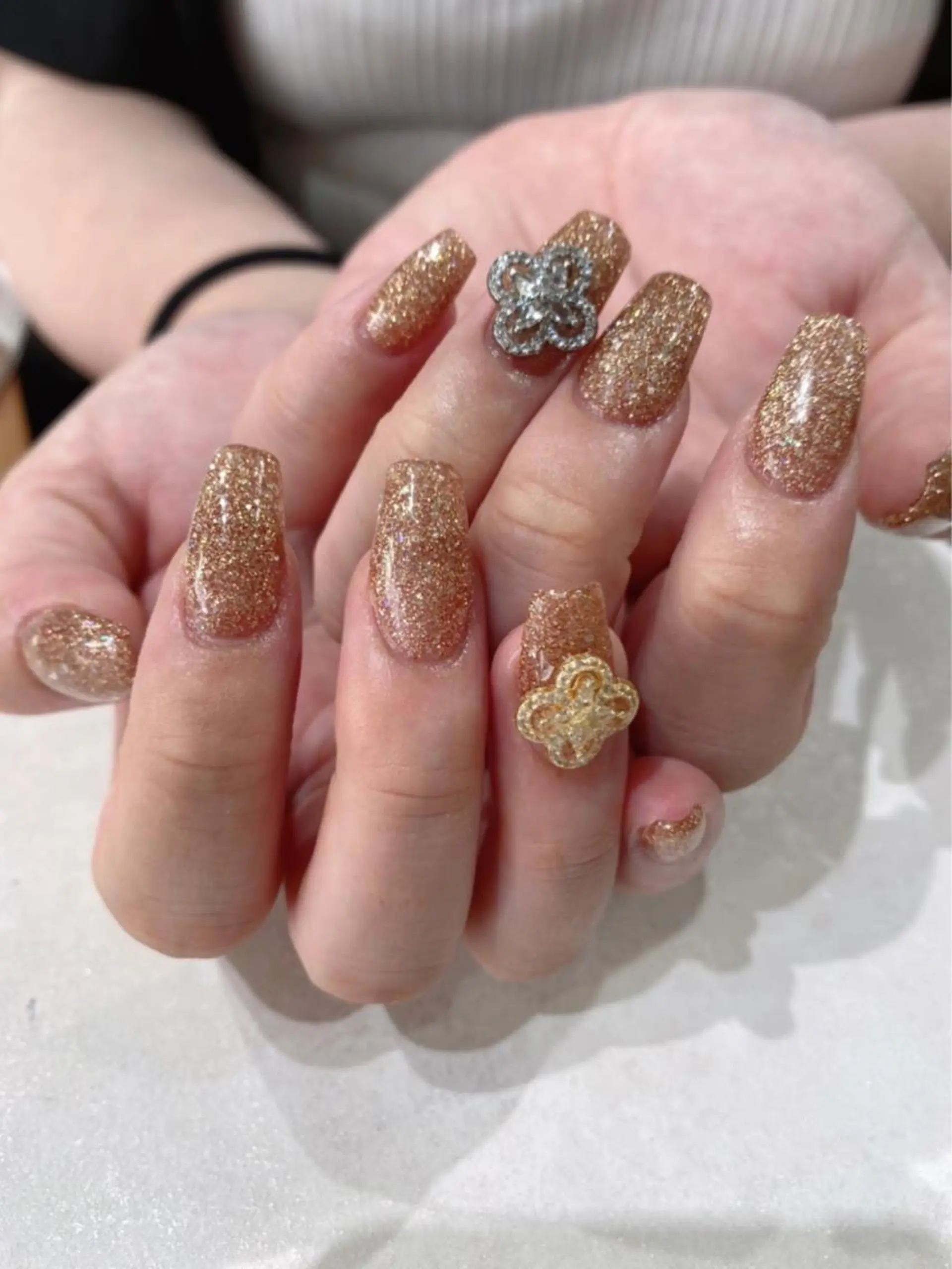 ミディアム ハンドネイル Nail  R💫 naoのネイルデザイン