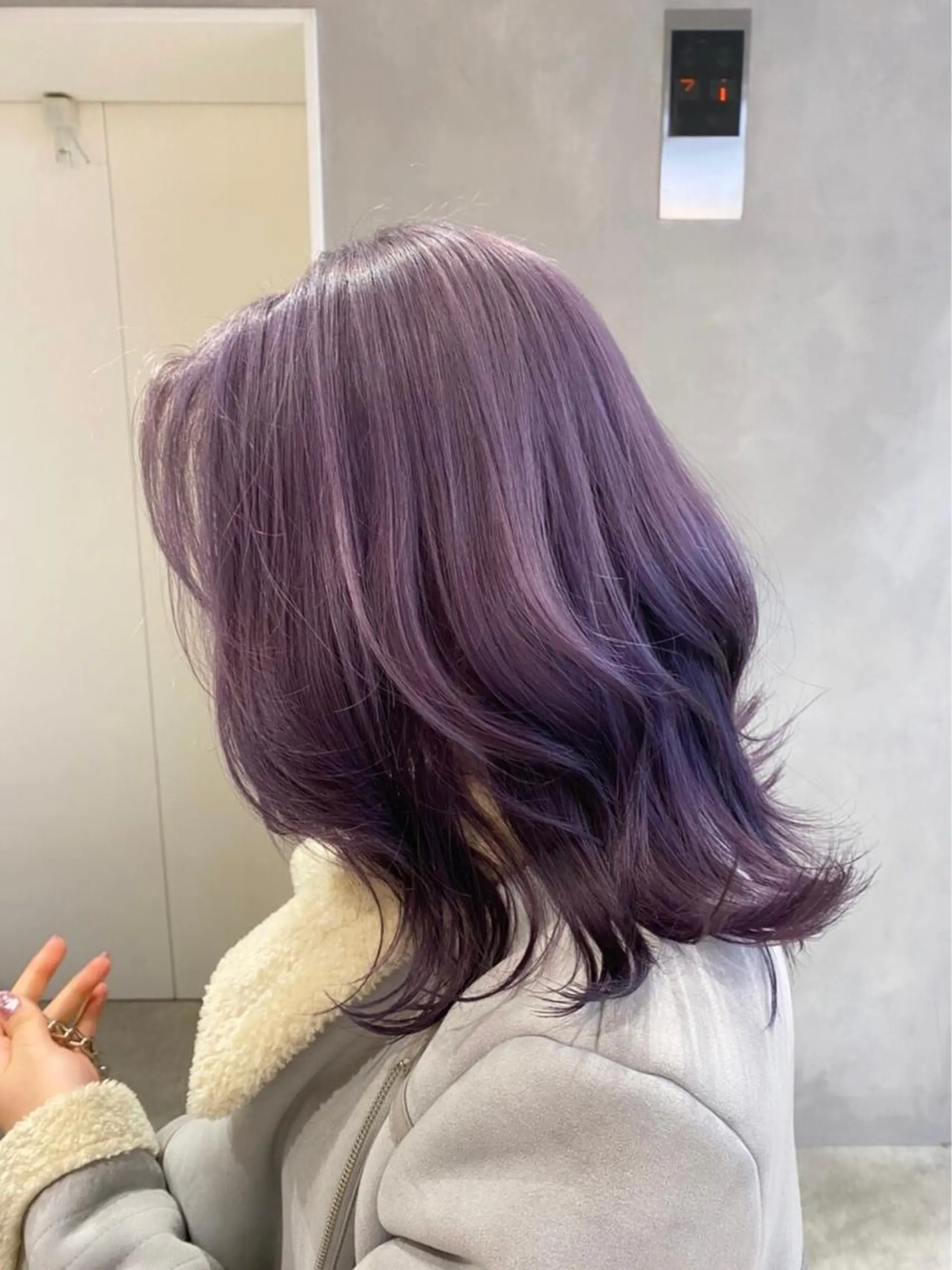 セミロング カラー カット ヘアカラー トリートメント ブロンド×ハイトーン ／遠藤将太のヘアスタイル