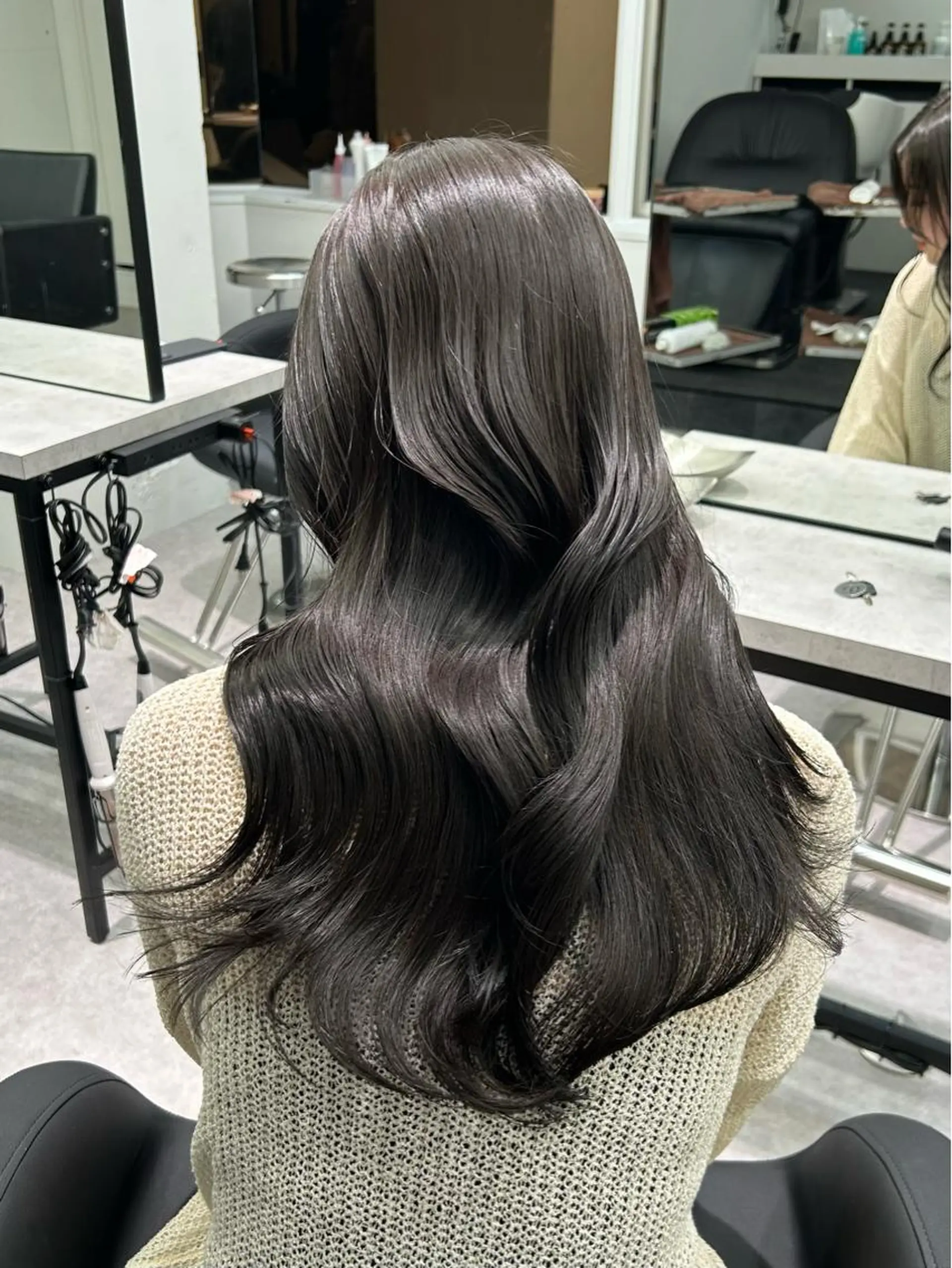 ロング カラー 透明感カラー 韓国風ヘア トリートメント 名古屋栄♡PELE 上品な透明感ベージュのヘアスタイル