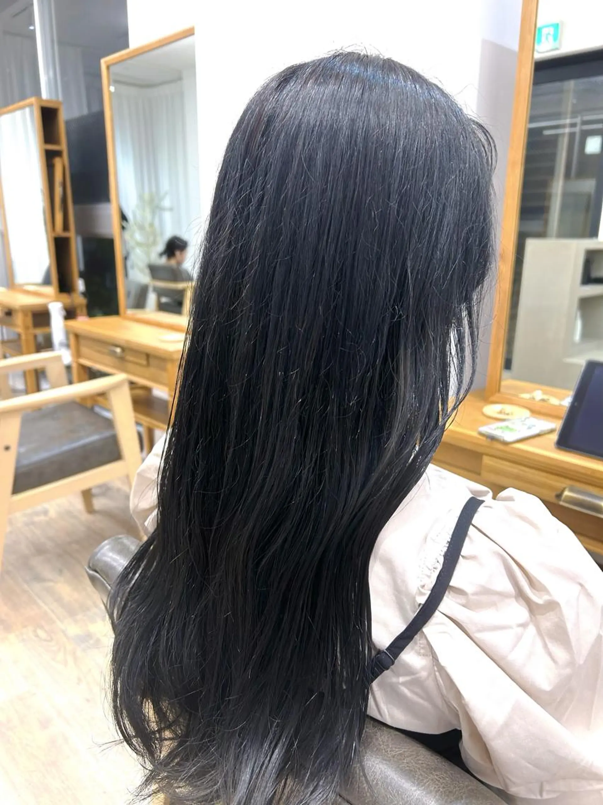 ロング カラー アッシュ ブリーチ 透明感カラー Toiro武蔵小杉所属・ストレート特化✨／☘ ショート Ryotaのヘアスタイル