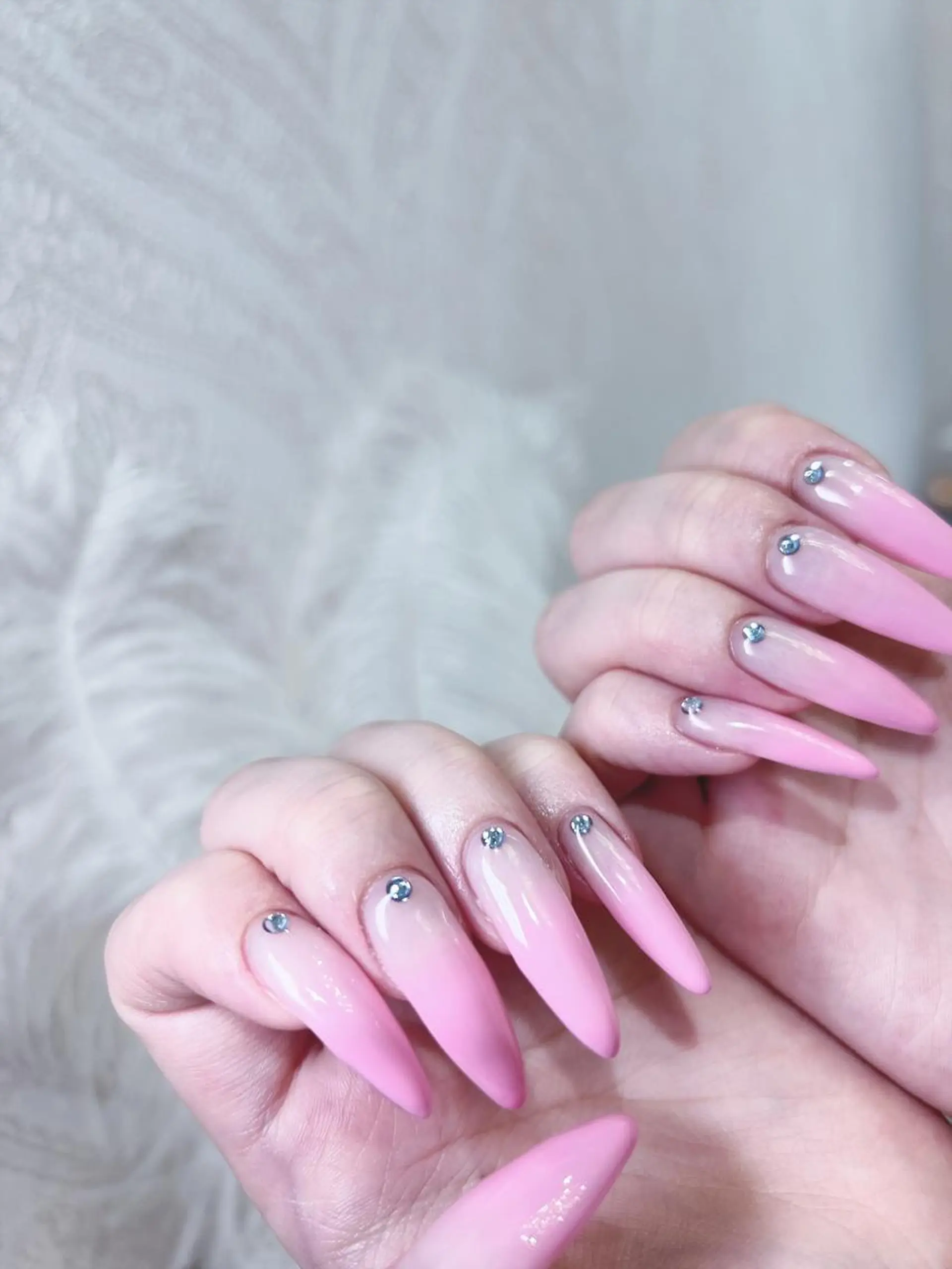 ネイル グラデーション Ubuntu🎀 ネイルサロン✨のネイルデザイン