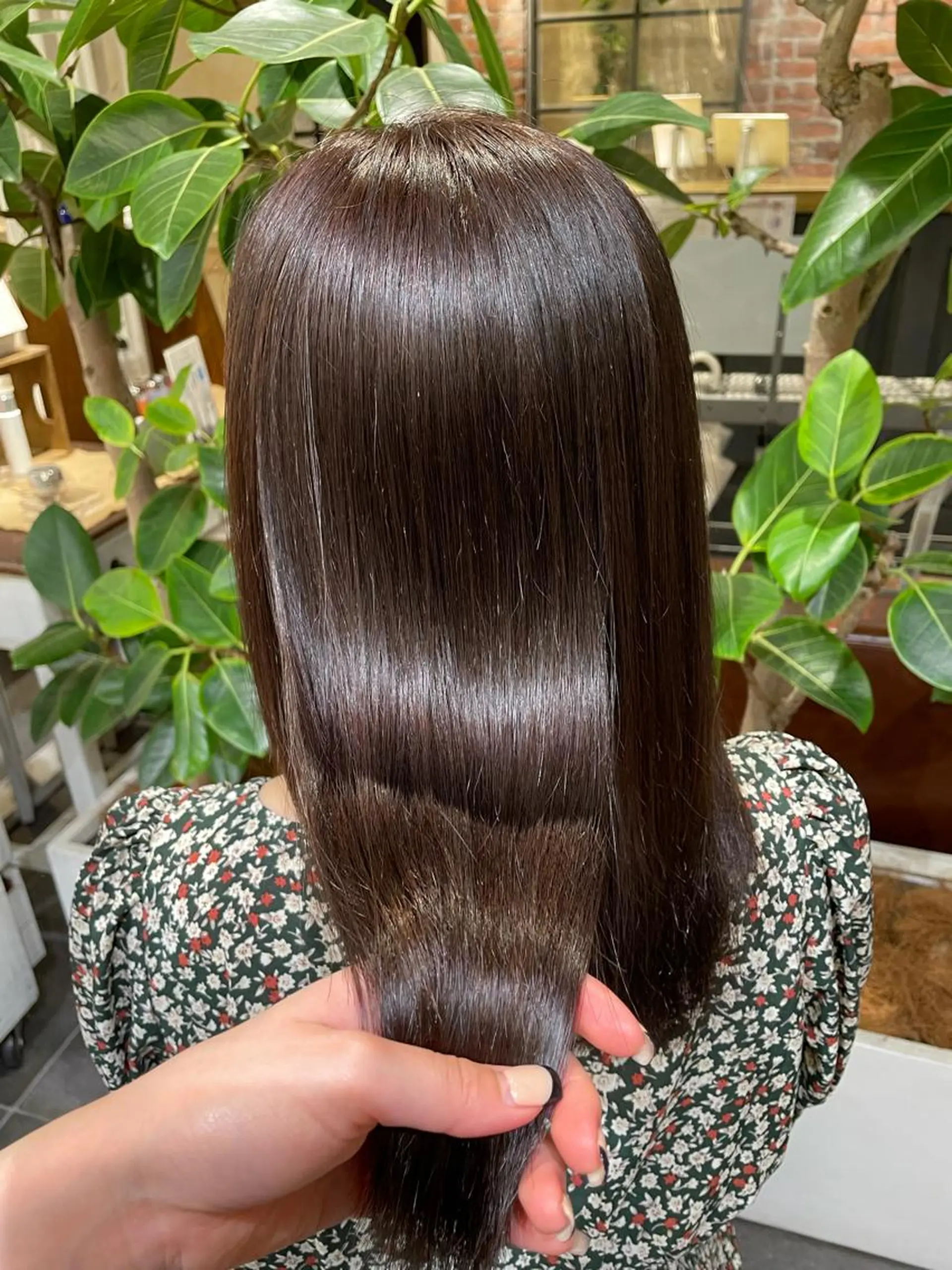 セミロング MINX 渡邉由理のヘアスタイル