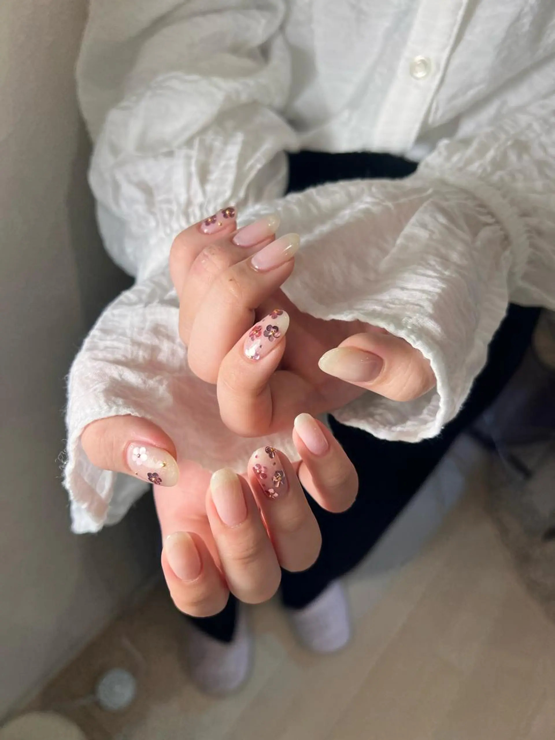 ミディアム ネイル each所属・𝐞𝐚𝐜𝐡 nanami🩰のネイルデザイン