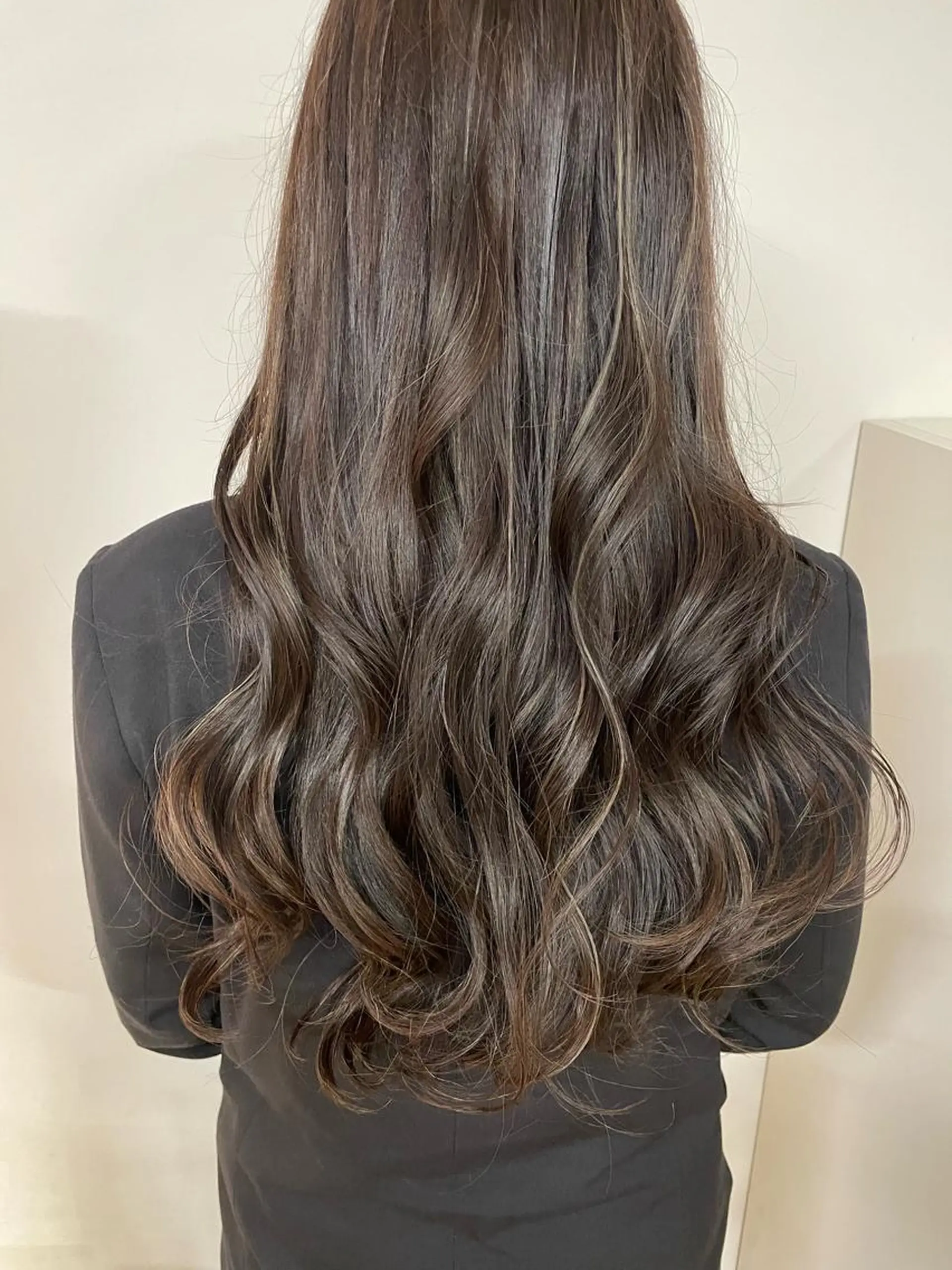 カラー GOTODAYシェアサロン梅田店所属・まな カラー、メンズパーマのヘアスタイル