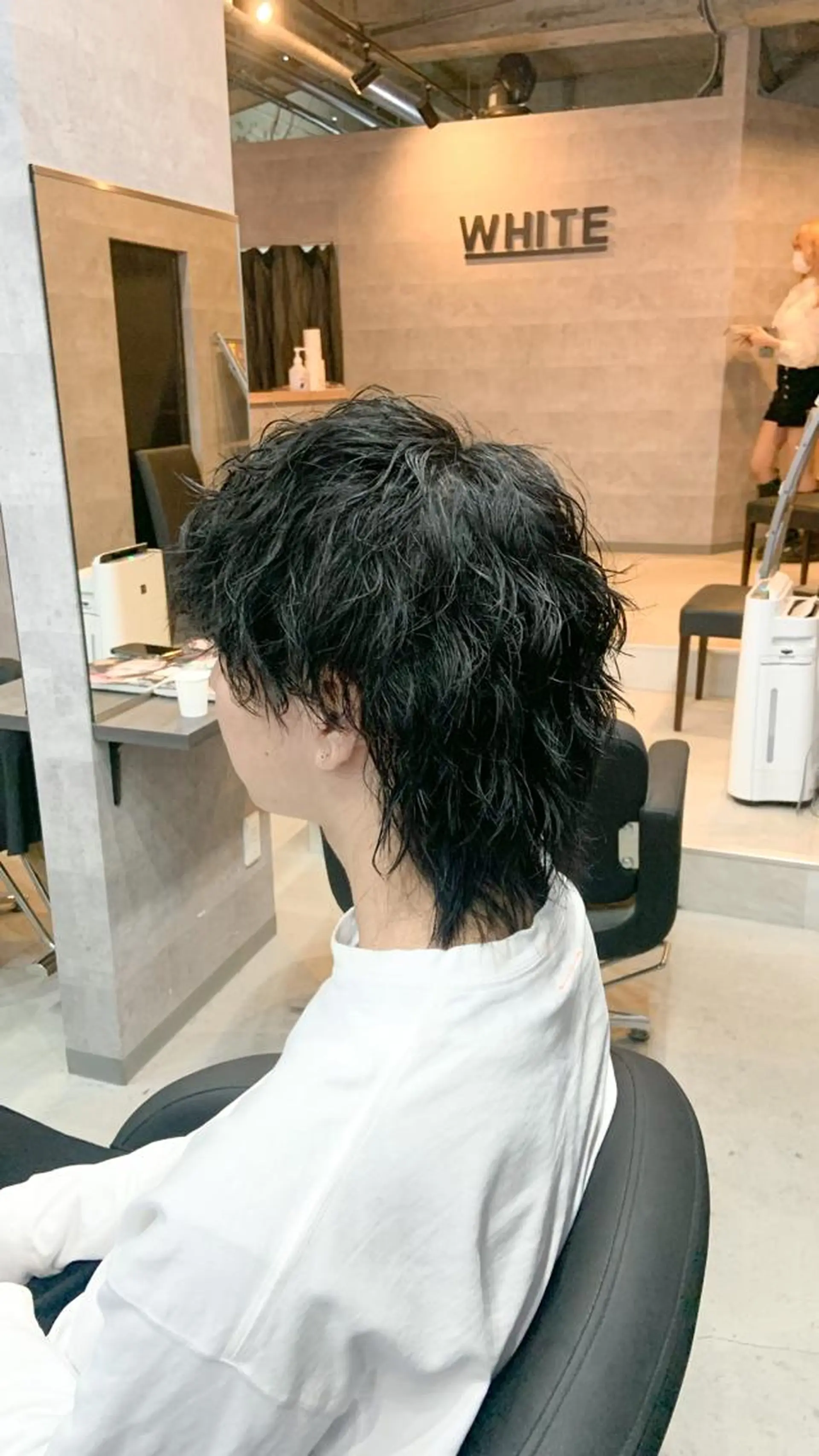 メンズ _WHITE所属・ダウンパーマ 曲がる縮毛矯正のヘアスタイル