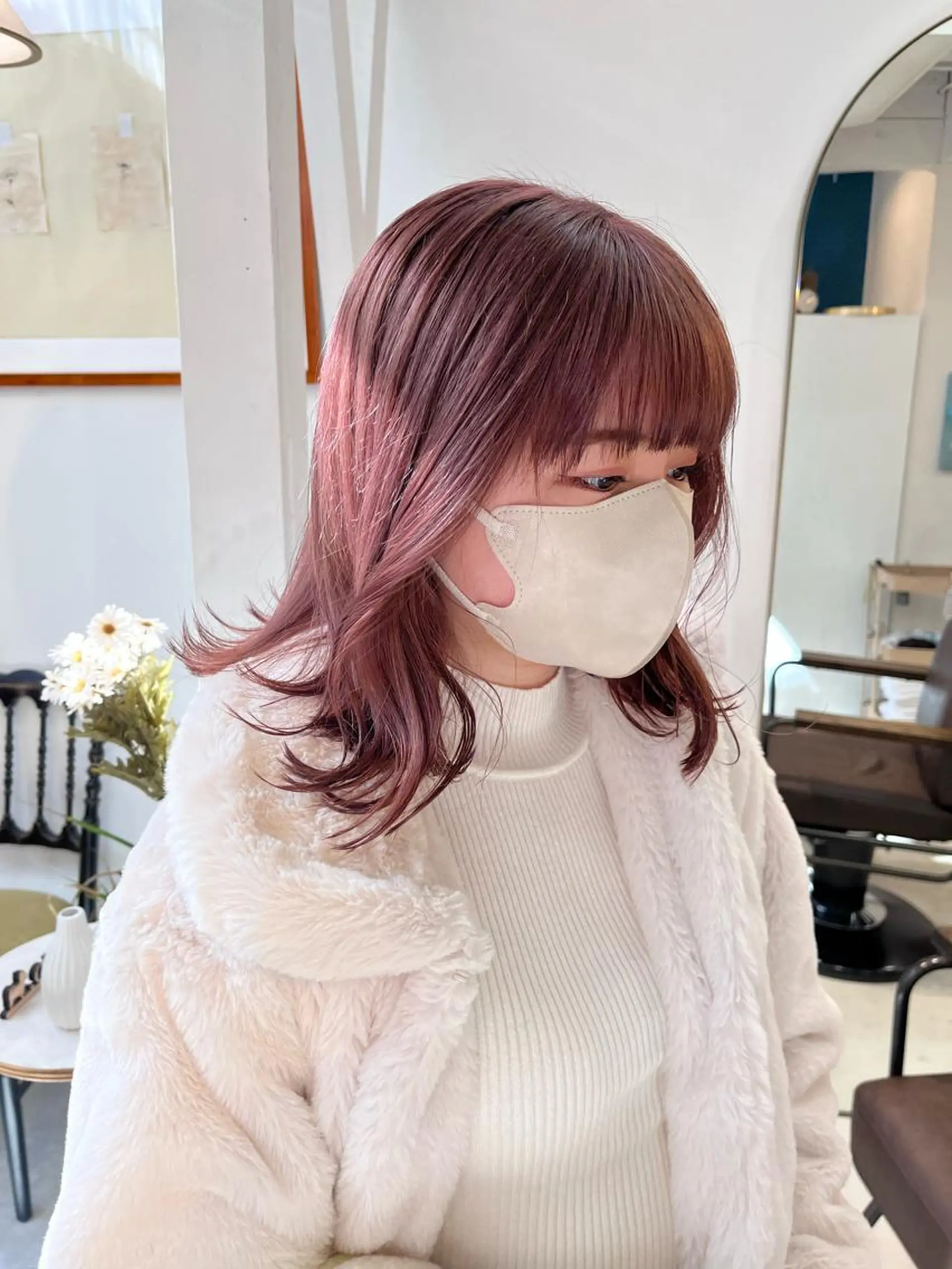 ミディアム ボブ/色素薄めカラー RISAのヘアスタイル