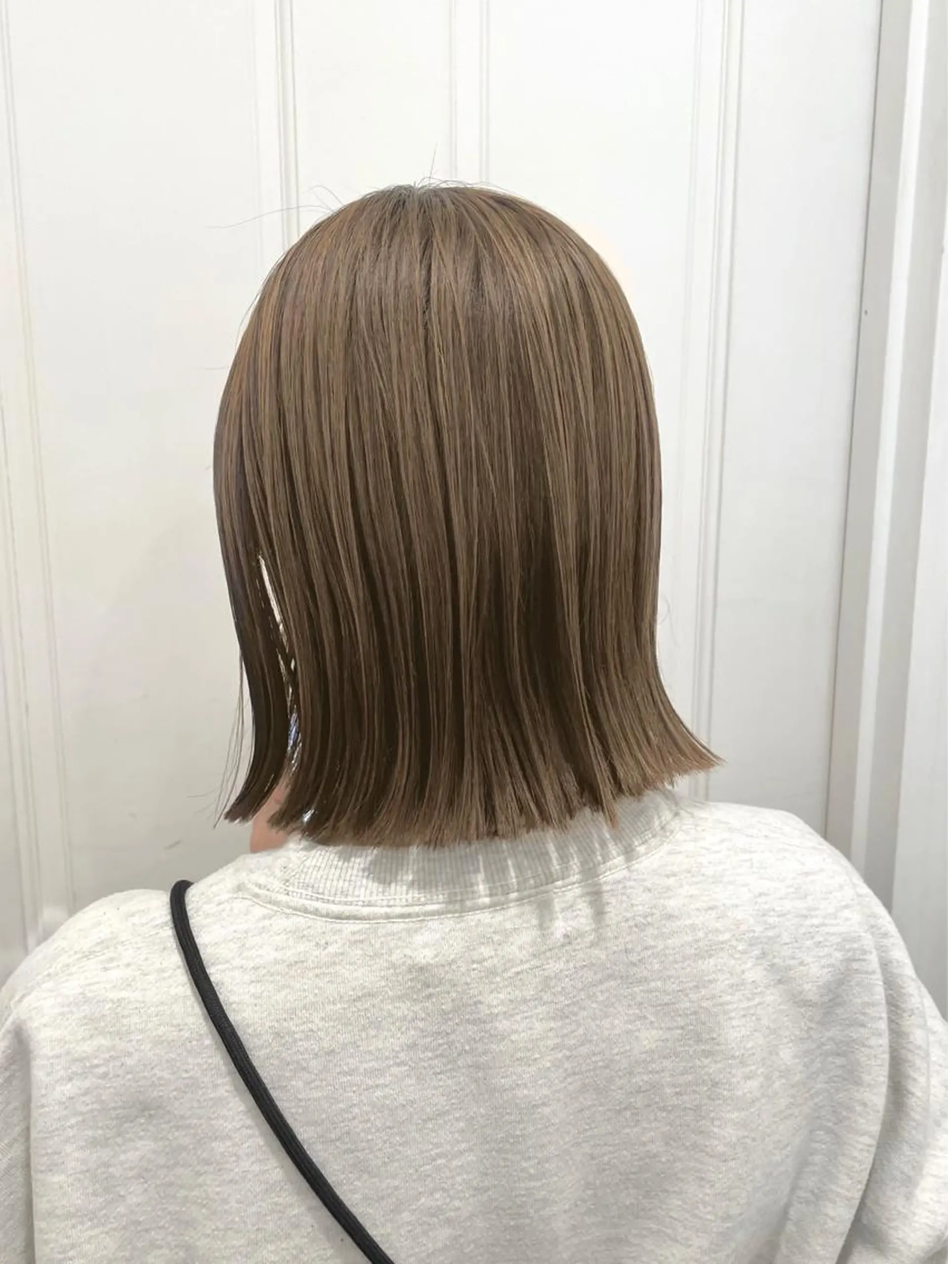 ショート カラー ぱつっとボブ/ 小野あかねのヘアスタイル