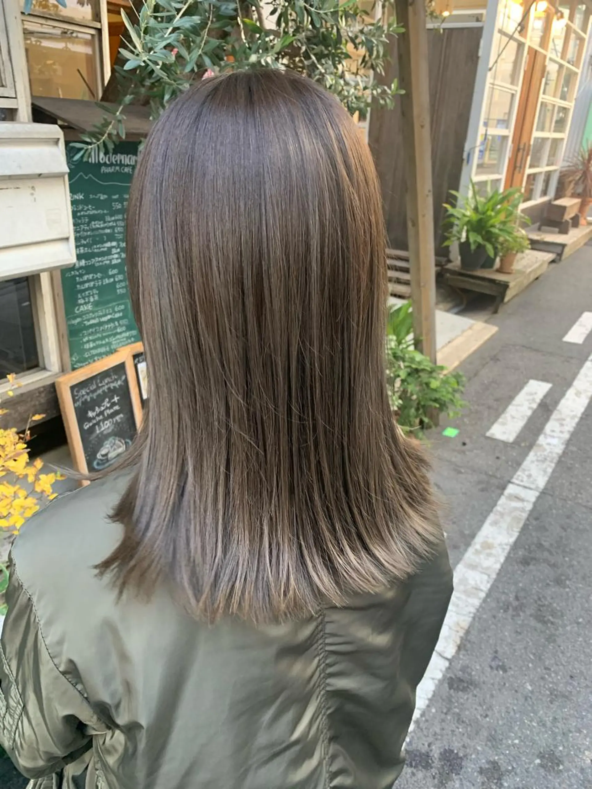 セミロング カット トリートメント LEB所属・下河 宗太のヘアスタイル