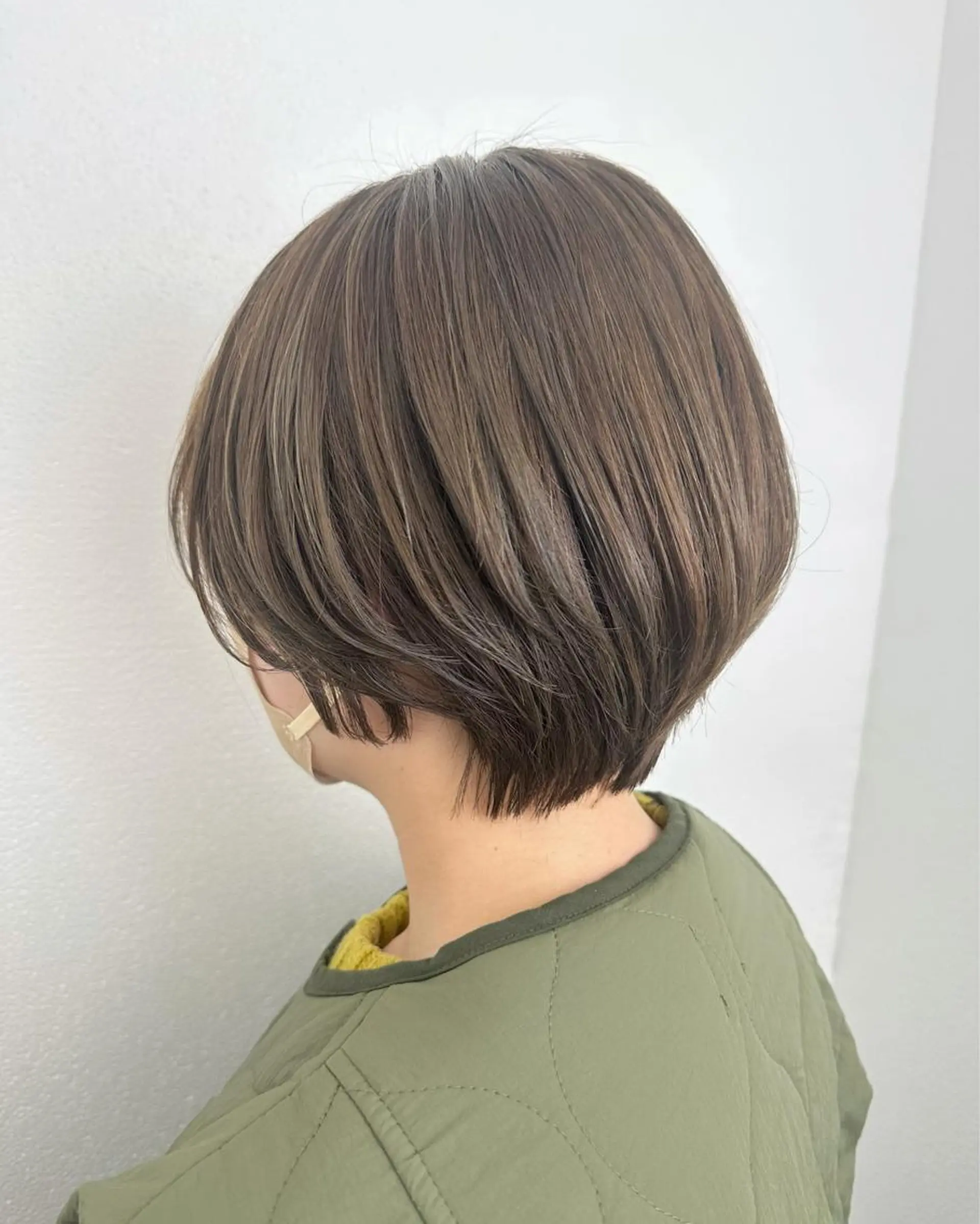 ショート カラー カット ヘアカラー KNOWHOW京都所属・トレンド/顔まわり/ レイヤー/グレージュのヘアスタイル